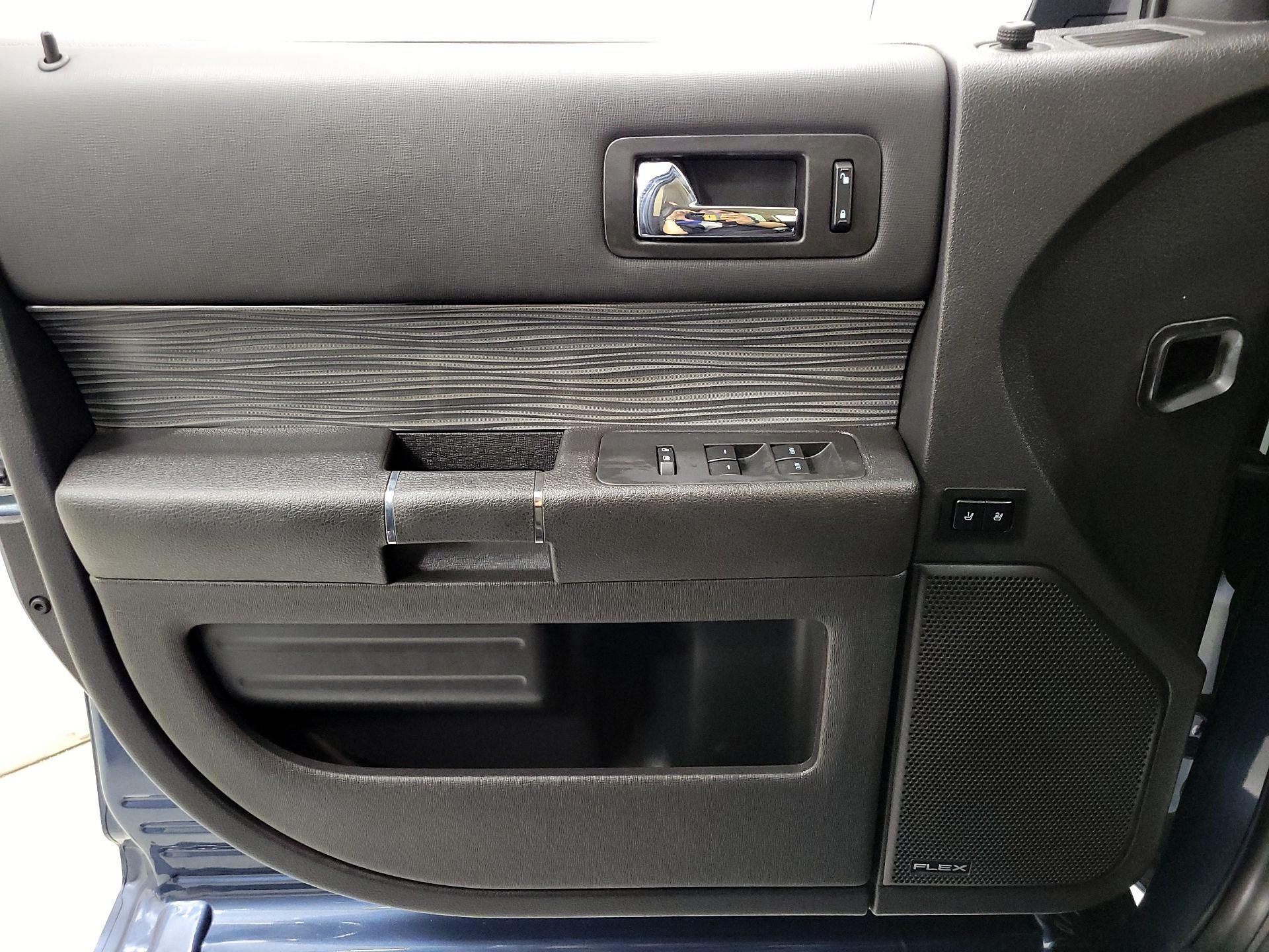 Thumbnail: 2019 Ford Flex - 12