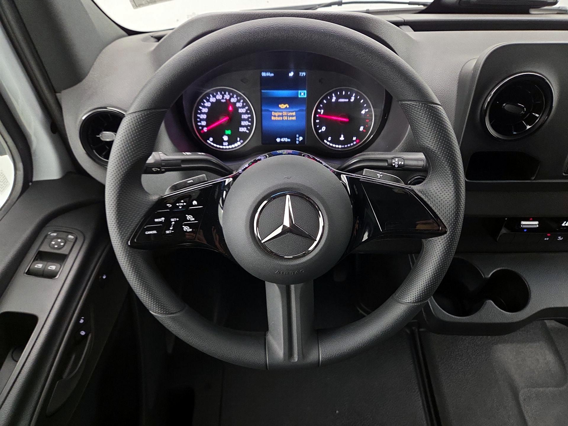 Thumbnail: 2025 Mercedes-Benz Sprinter - 10