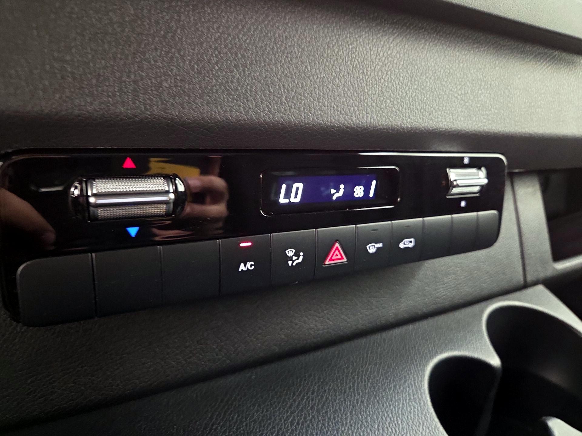 Thumbnail: 2025 Mercedes-Benz Sprinter - 16