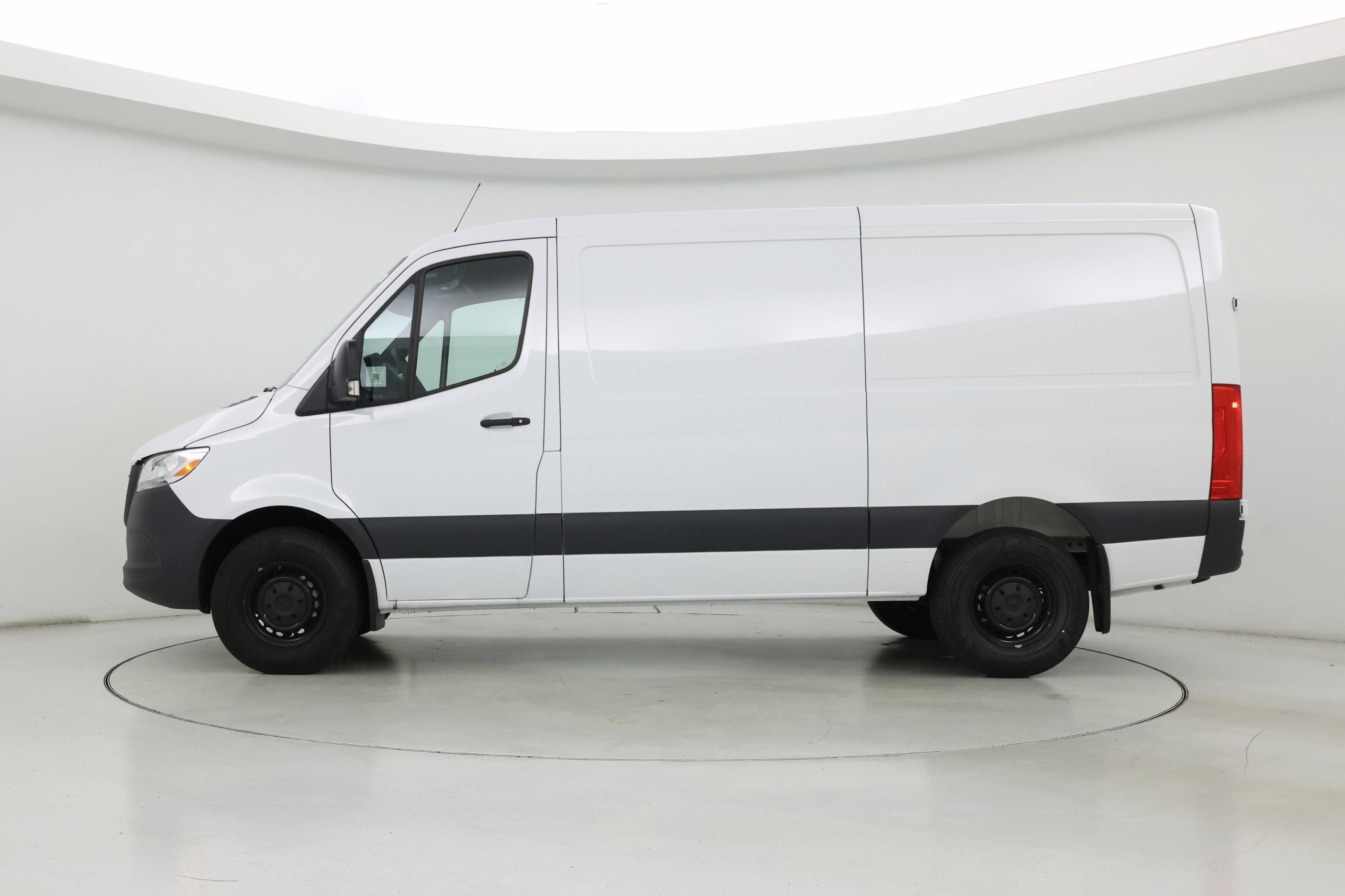 Thumbnail: 2025 Mercedes-Benz Sprinter - 3