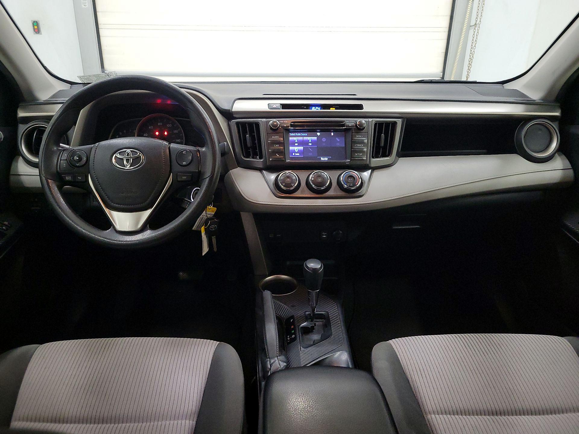 Thumbnail: 2015 Toyota RAV4 - 9