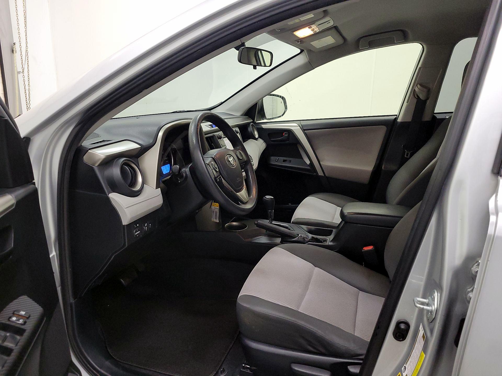 Thumbnail: 2015 Toyota RAV4 - 11