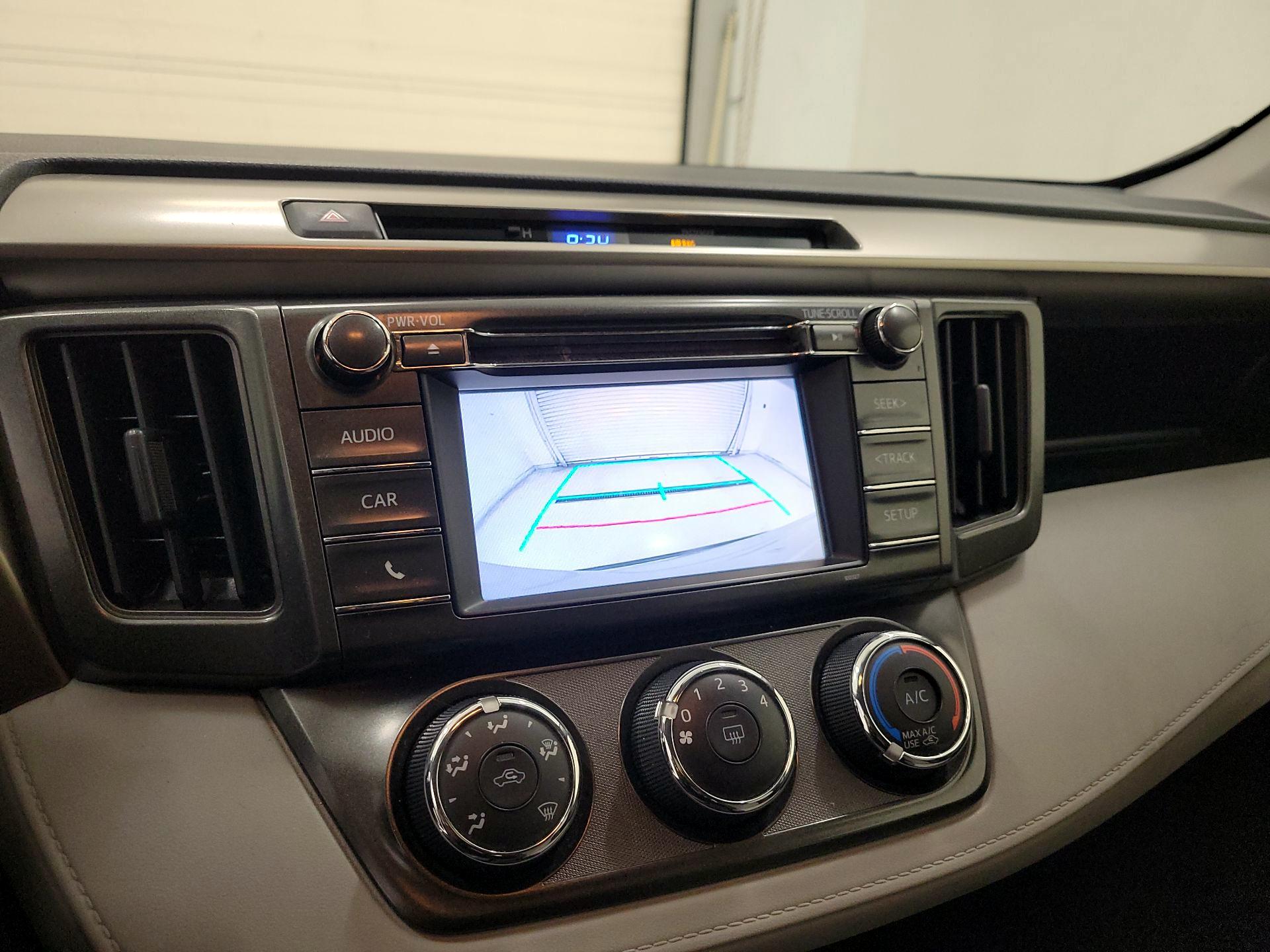 Thumbnail: 2015 Toyota RAV4 - 14