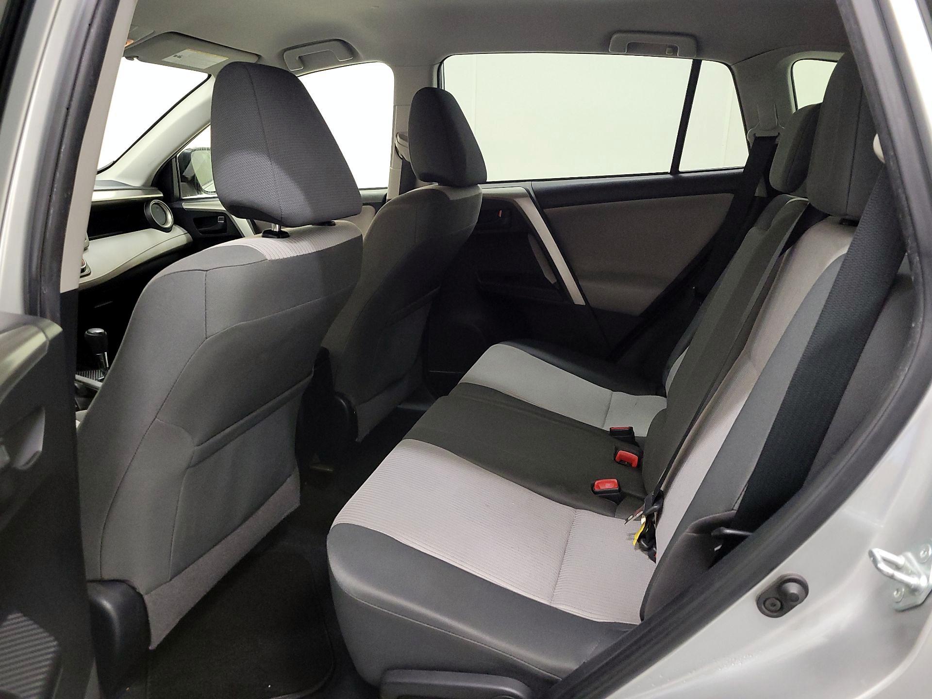 Thumbnail: 2015 Toyota RAV4 - 19