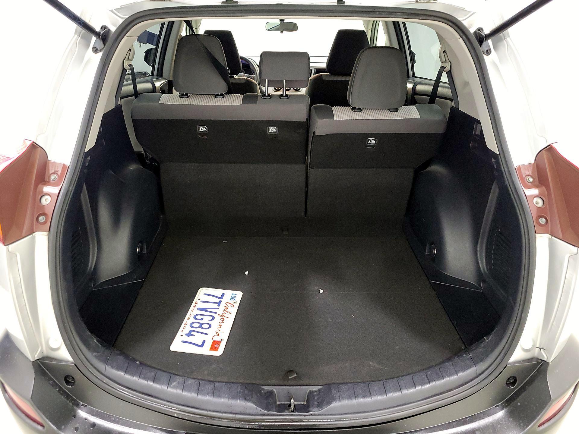 Thumbnail: 2015 Toyota RAV4 - 20