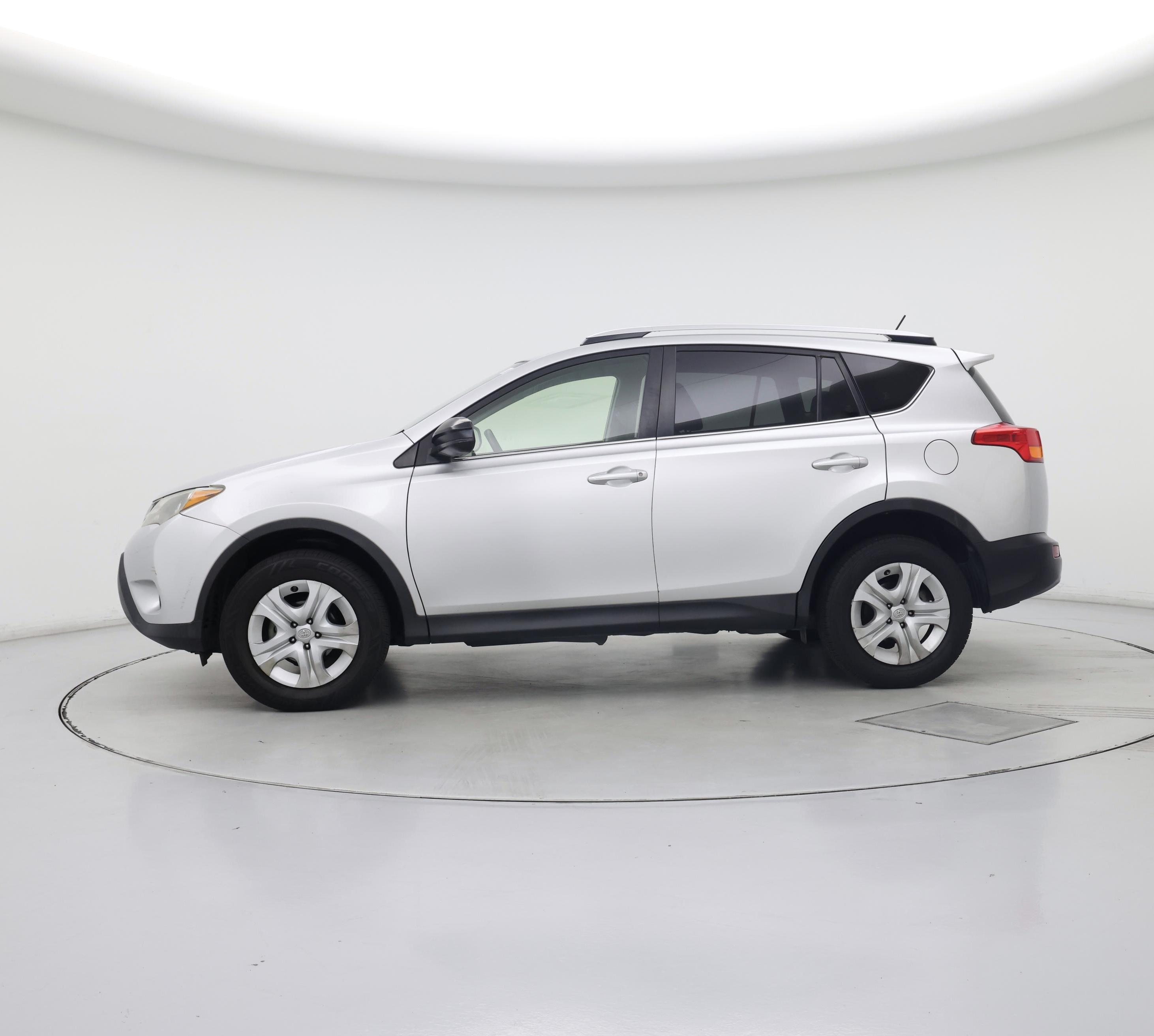 Thumbnail: 2015 Toyota RAV4 - 3