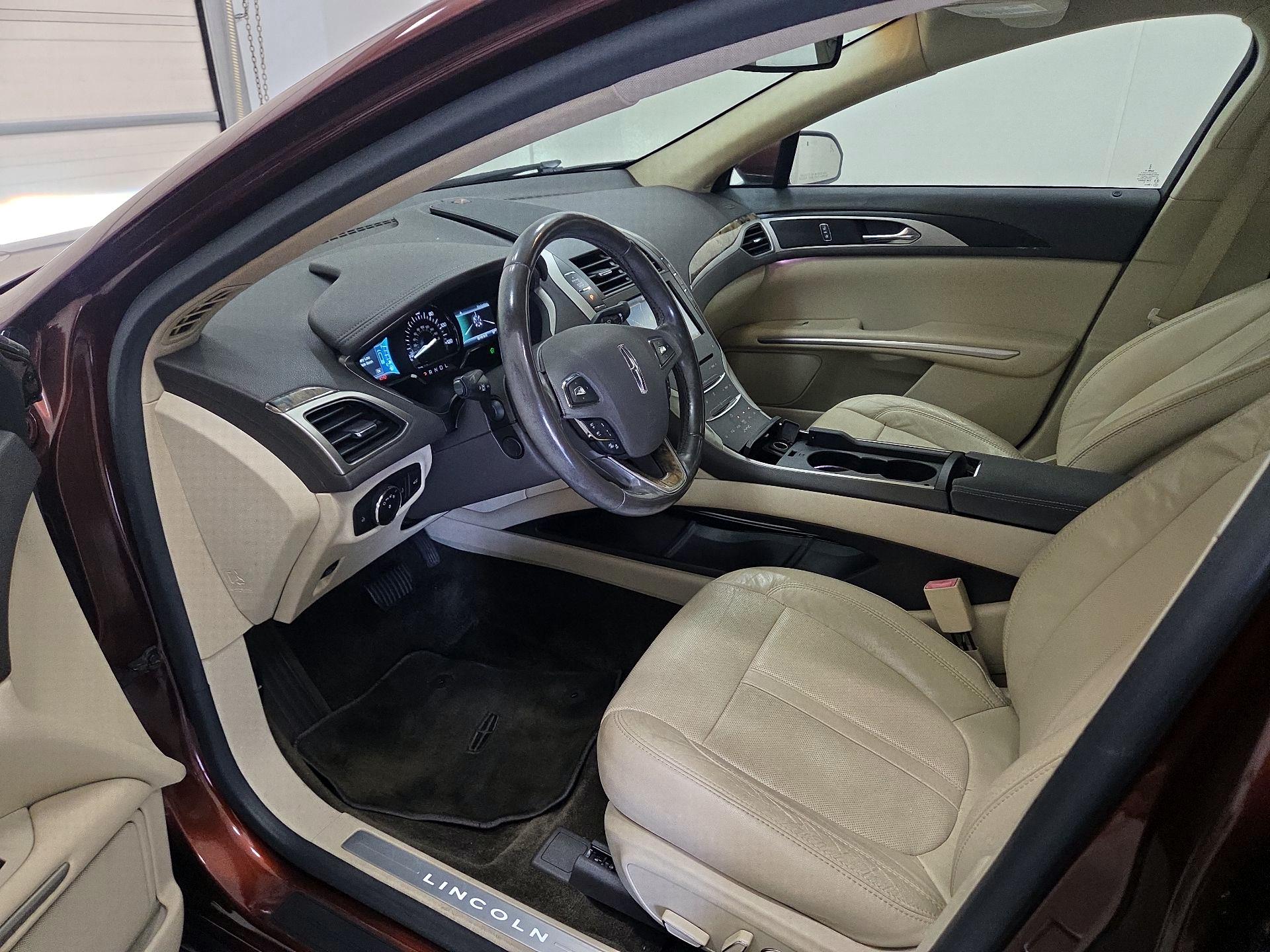 Thumbnail: 2015 Lincoln MKZ - 11