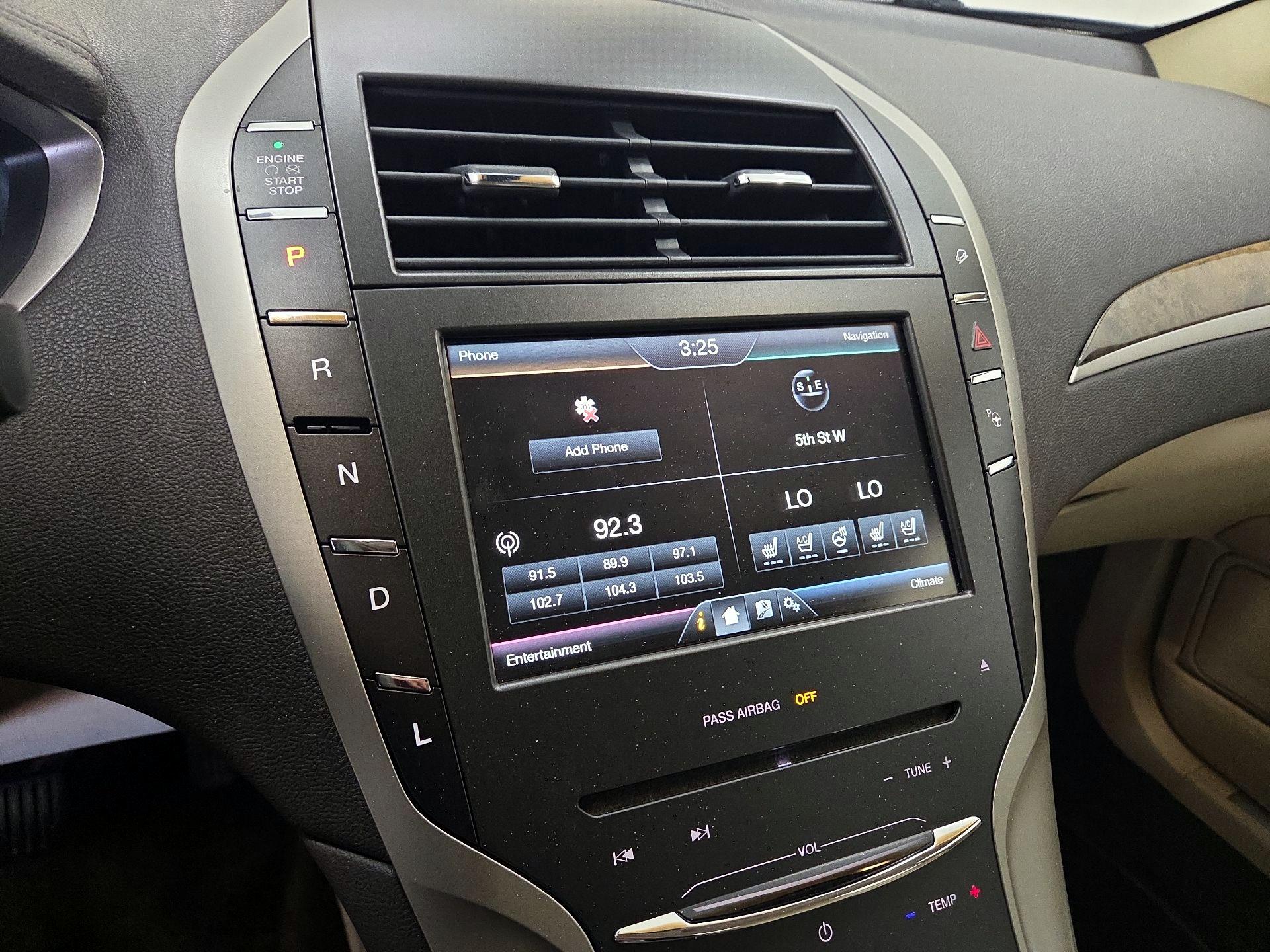 Thumbnail: 2015 Lincoln MKZ - 16