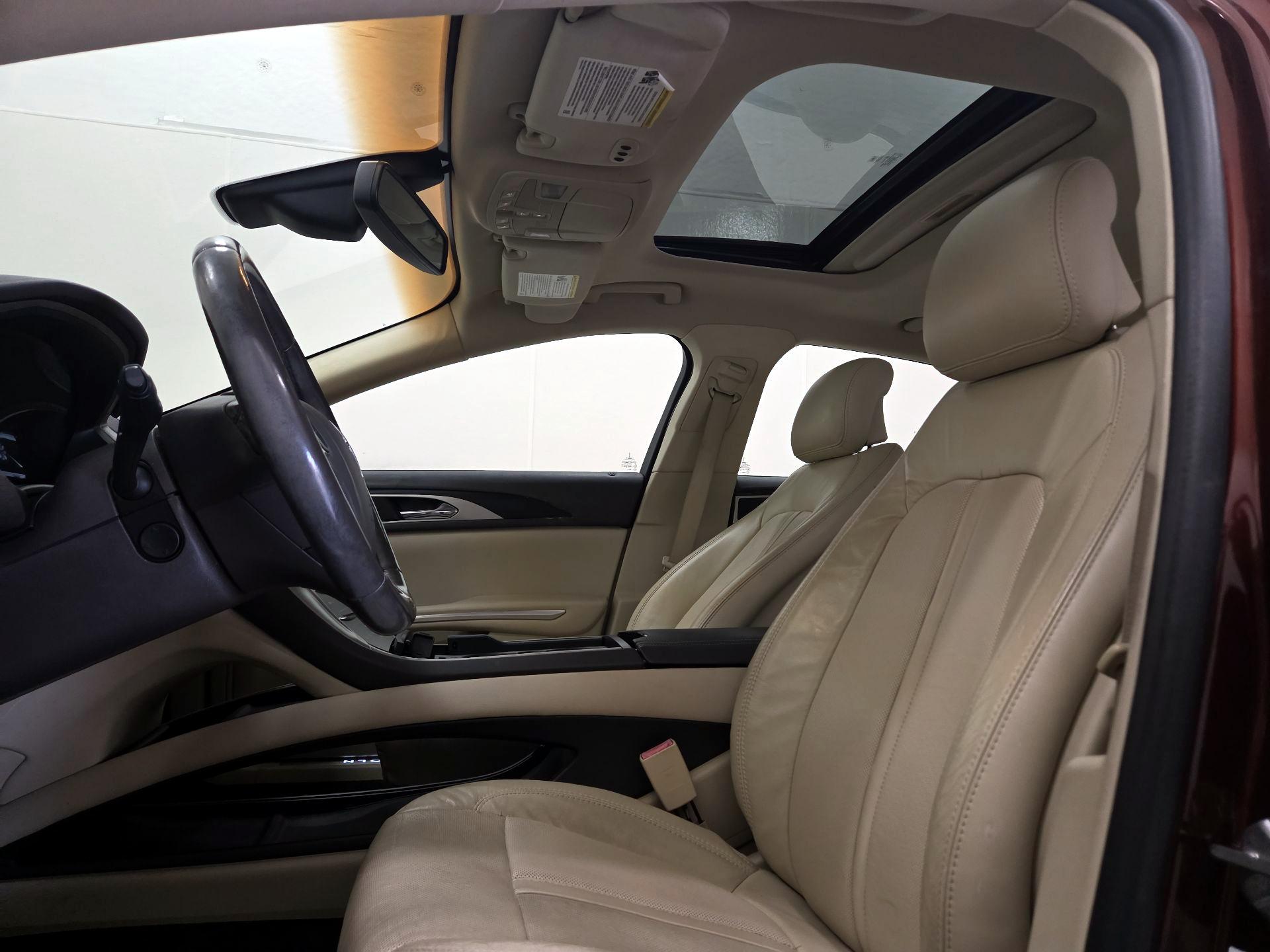 Thumbnail: 2015 Lincoln MKZ - 20