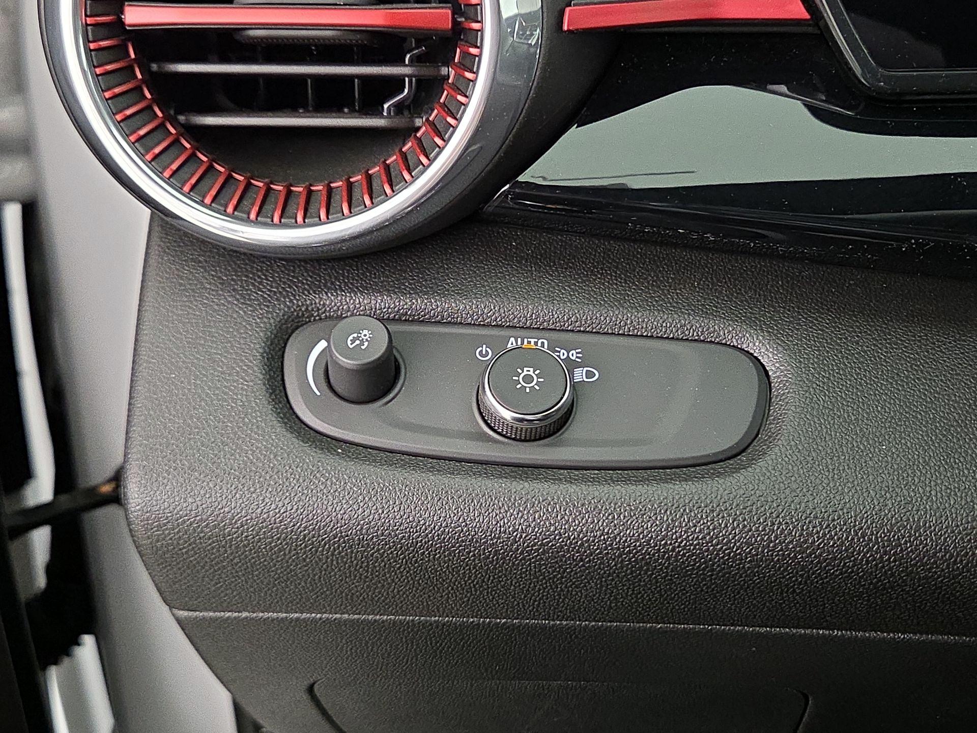 Thumbnail: 2025 Chevrolet Trax - 13