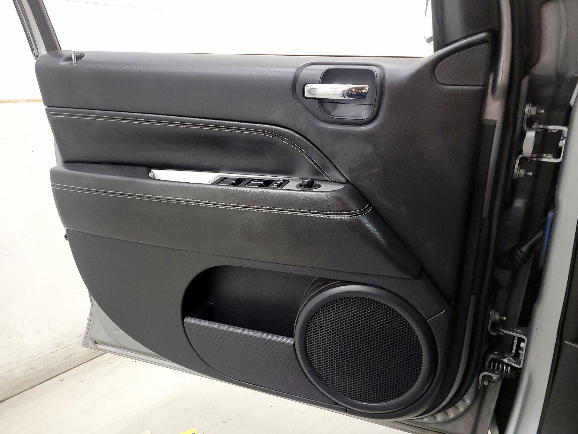 Thumbnail: 2016 Jeep Compass - 12