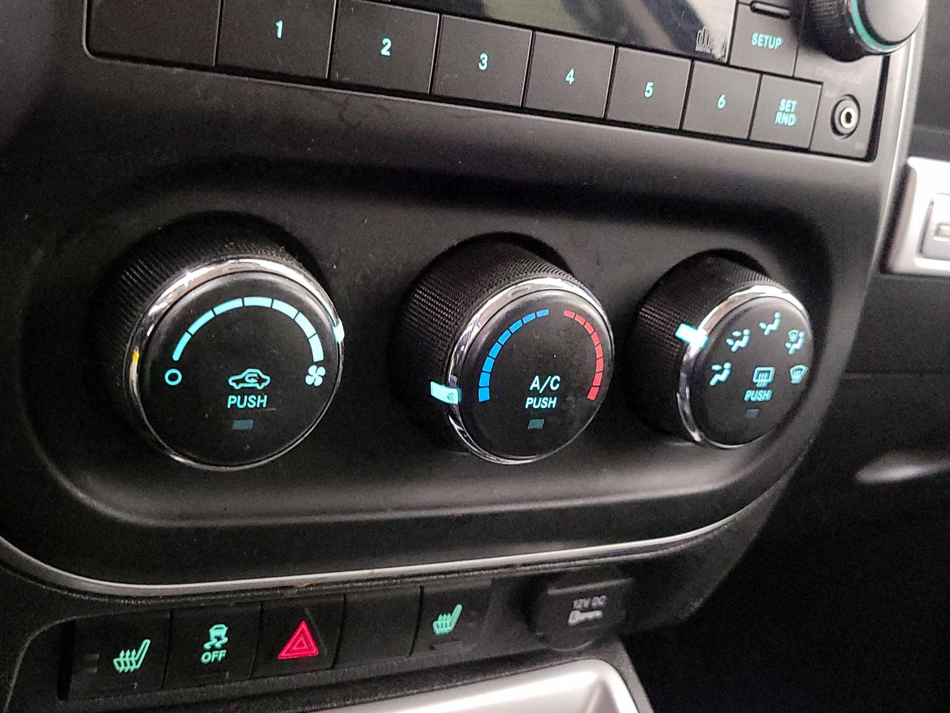 Thumbnail: 2016 Jeep Compass - 14