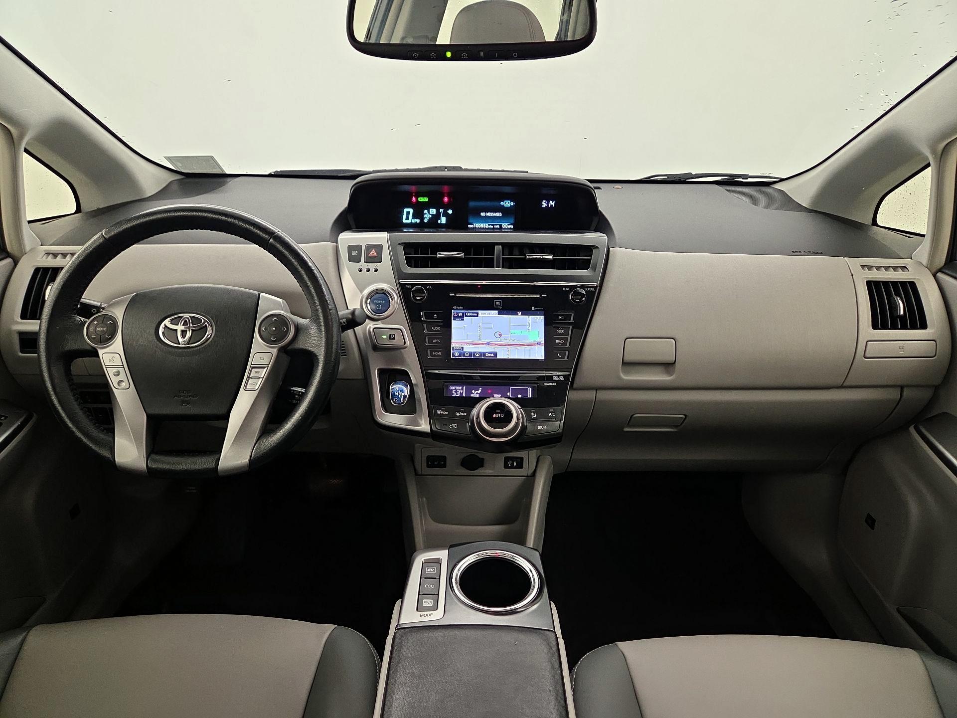 Thumbnail: 2015 Toyota Prius v - 9