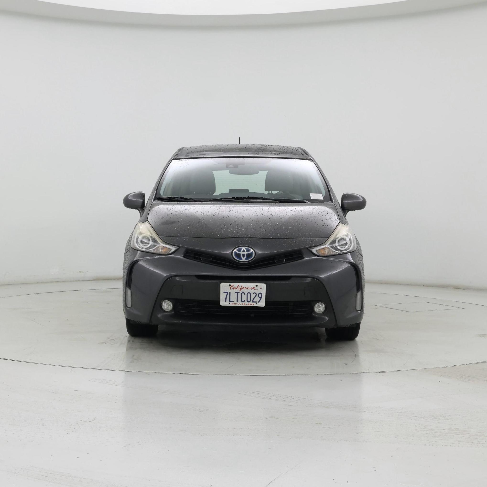 Thumbnail: 2015 Toyota Prius v - 5