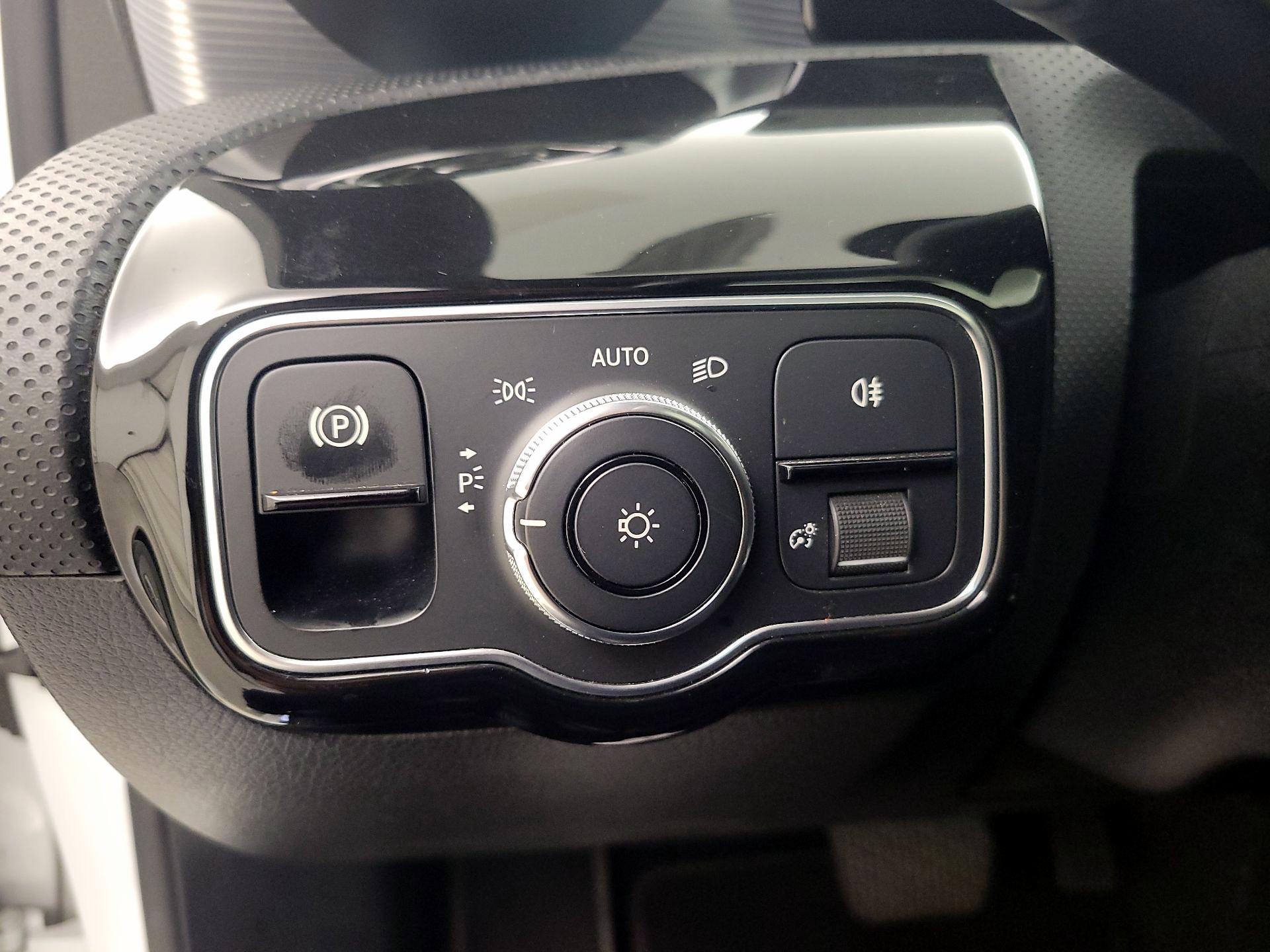 Thumbnail: 2020 Mercedes-Benz A-Class - 13