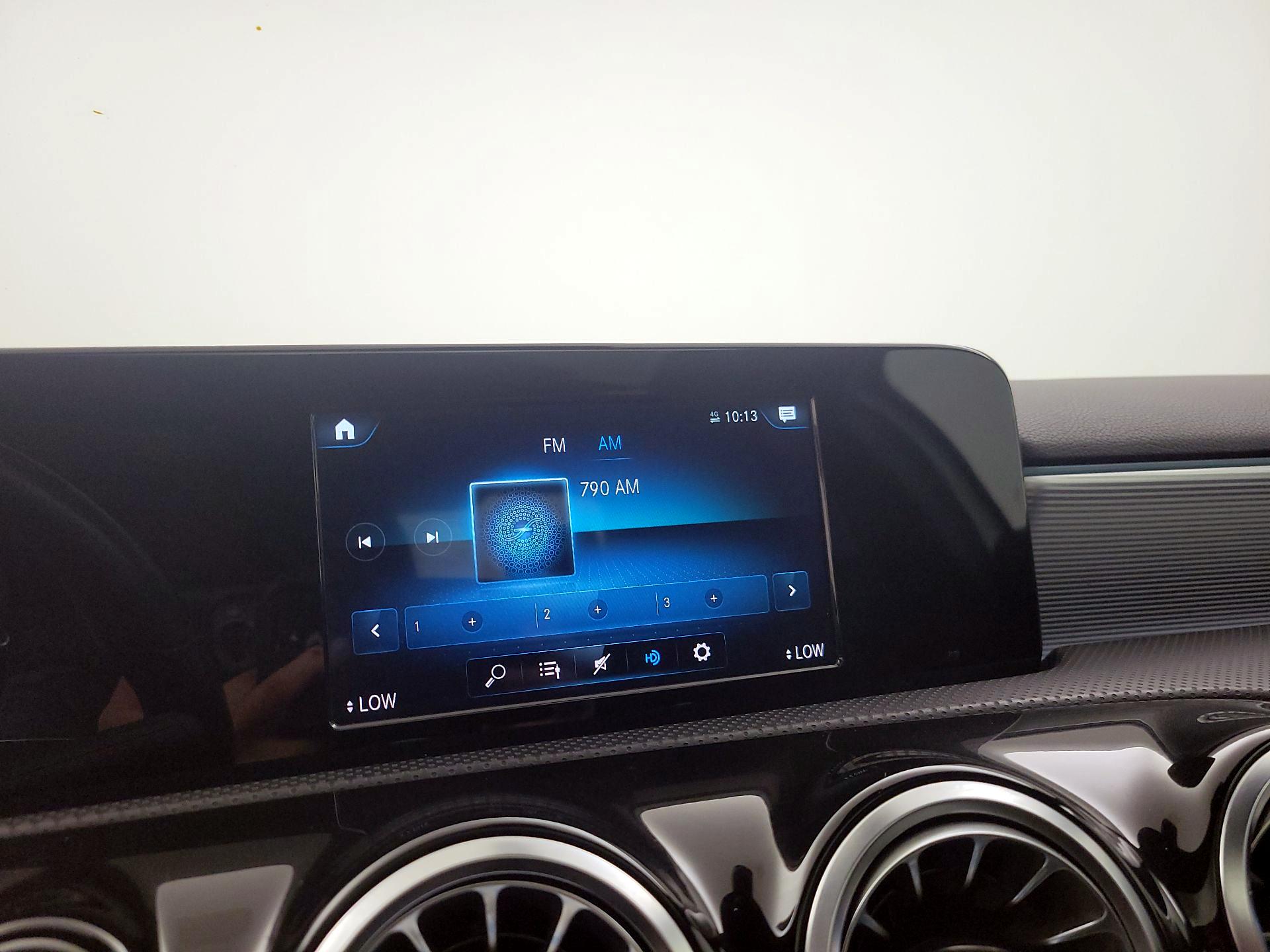 Thumbnail: 2020 Mercedes-Benz A-Class - 15