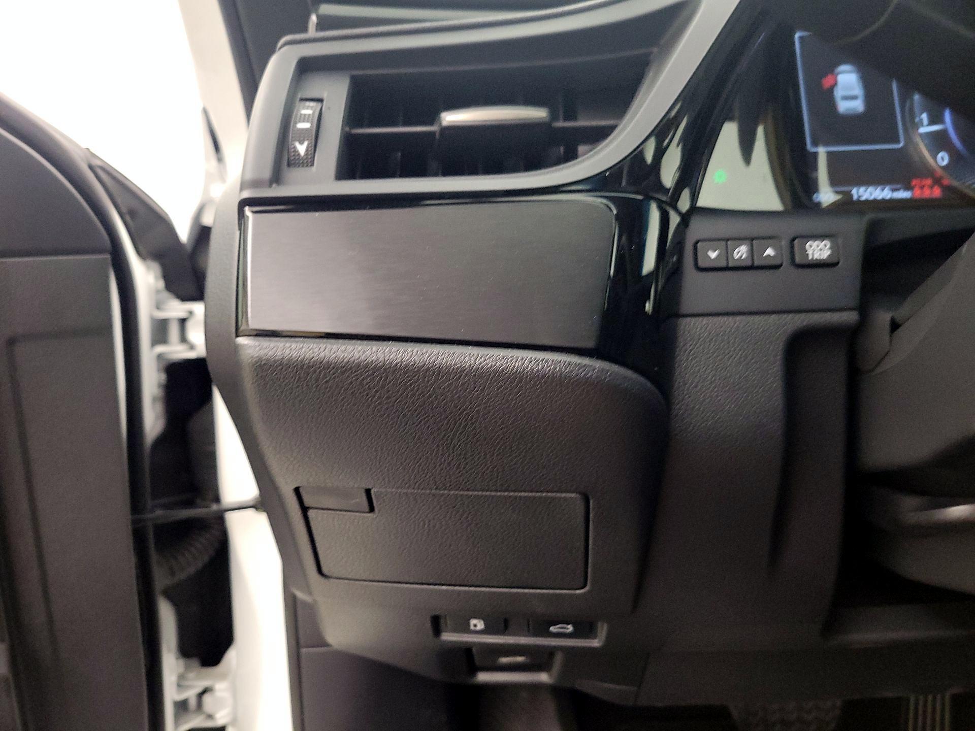 Thumbnail: 2025 Lexus ES - 13