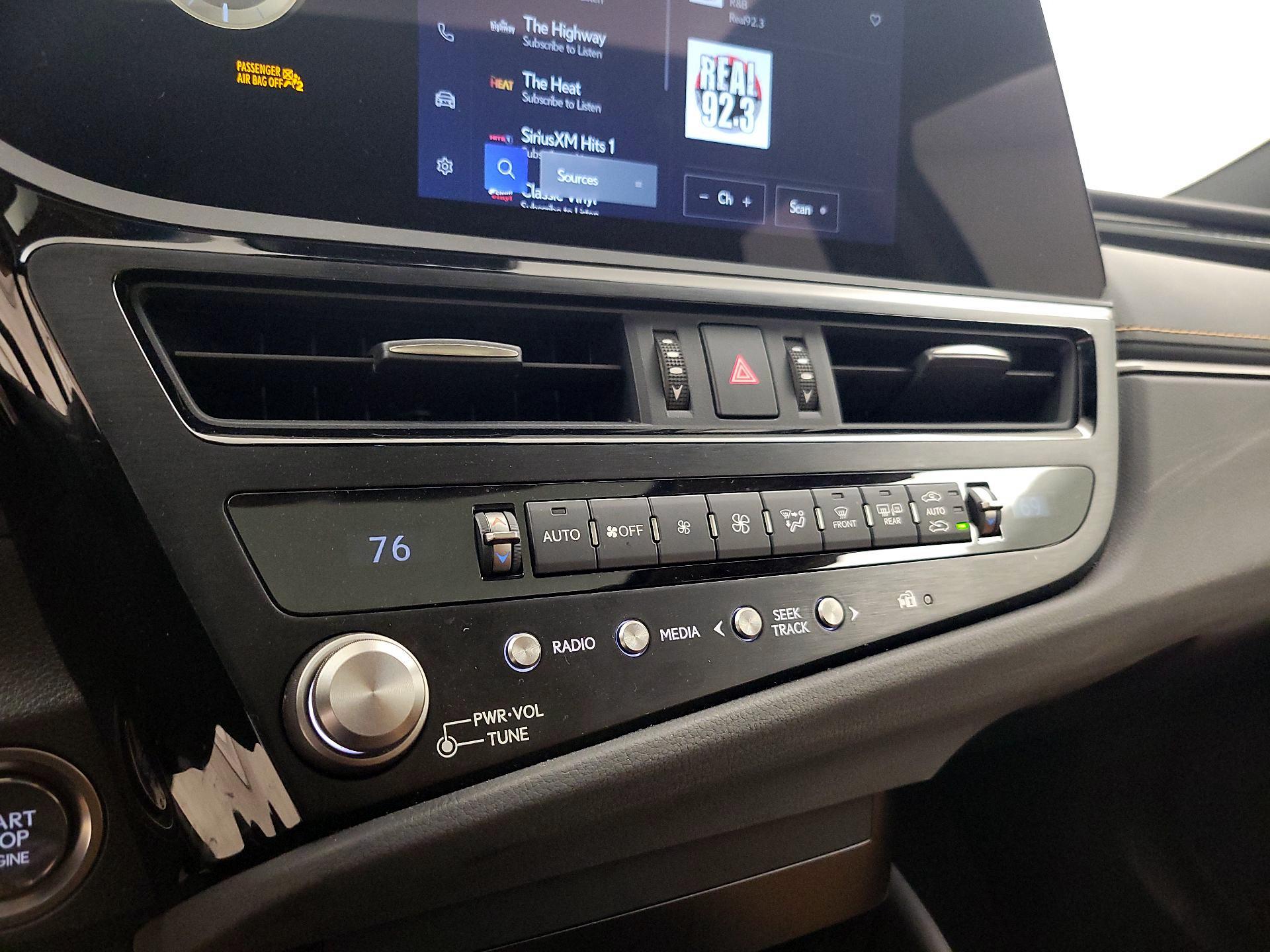 Thumbnail: 2025 Lexus ES - 16