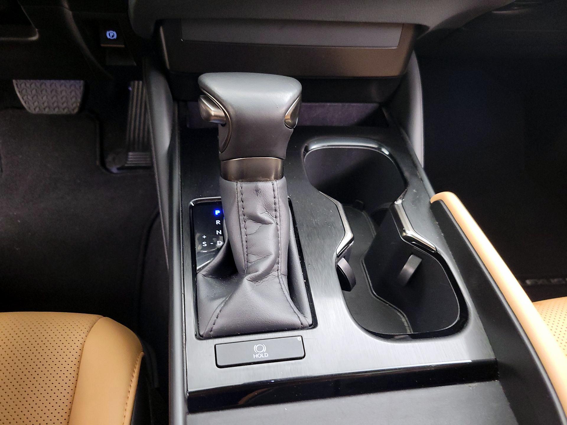 Thumbnail: 2025 Lexus ES - 17