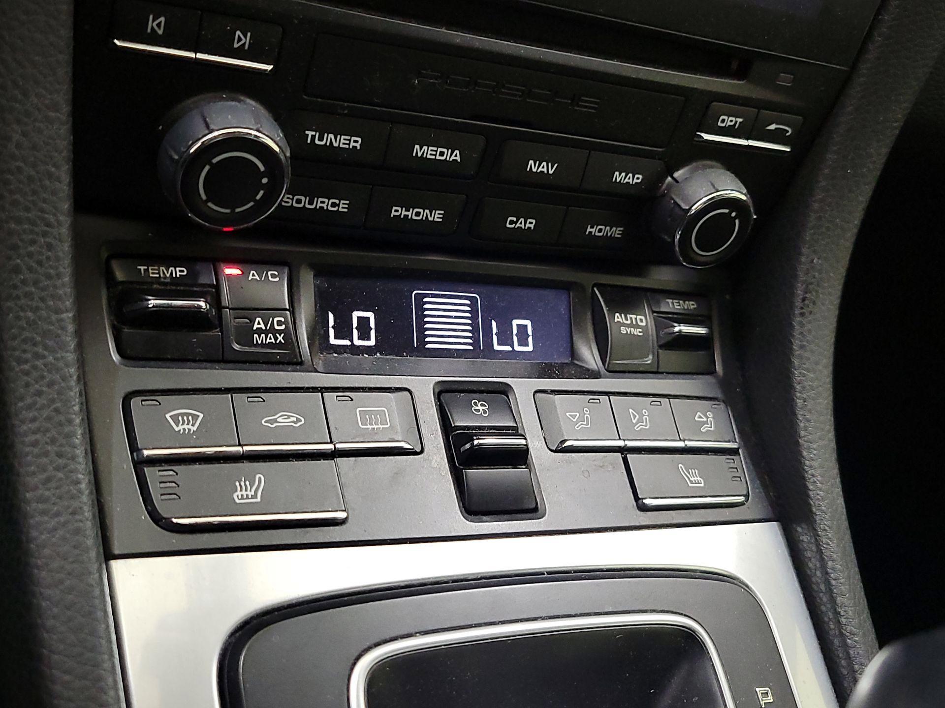 Thumbnail: 2019 Porsche 718 Cayman - 16