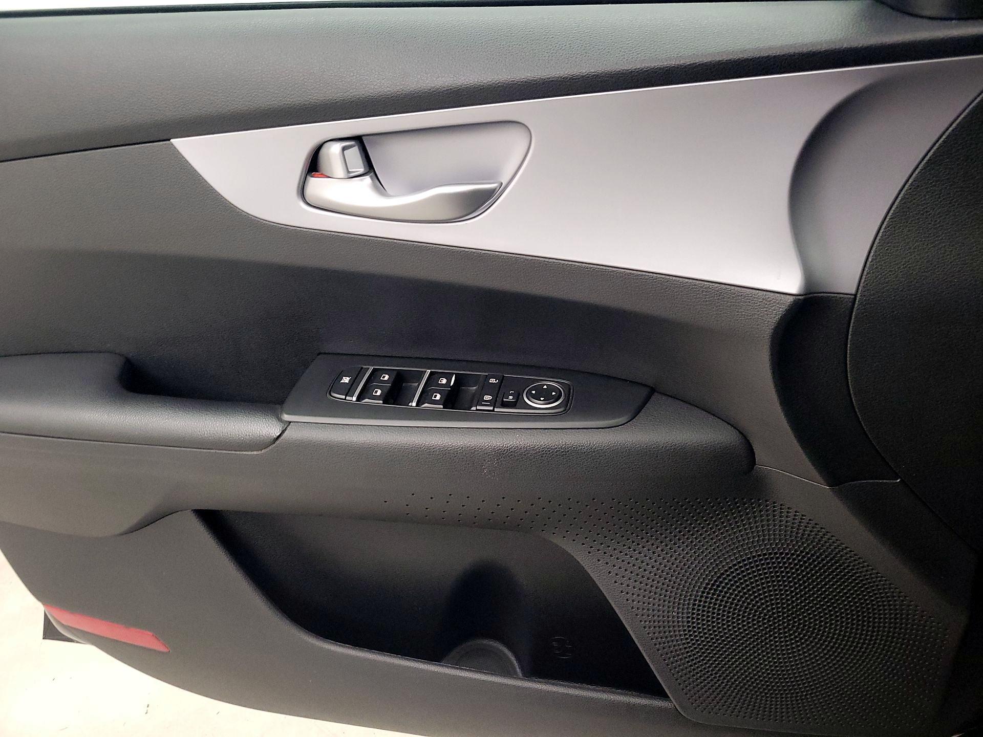 Thumbnail: 2023 Kia Forte - 12