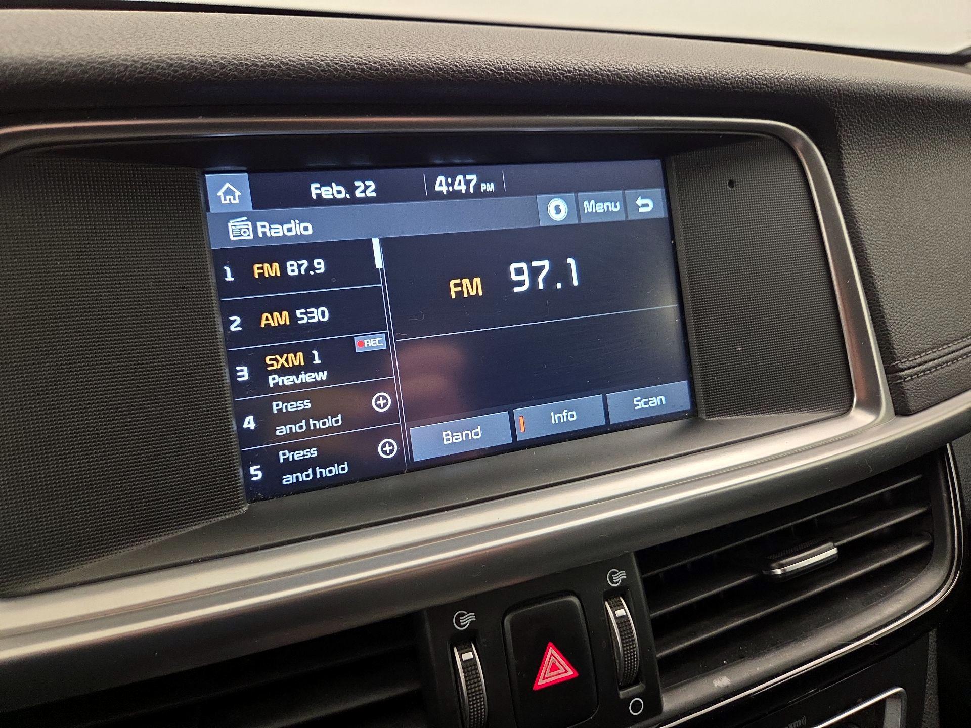 Thumbnail: 2019 Kia Optima - 15