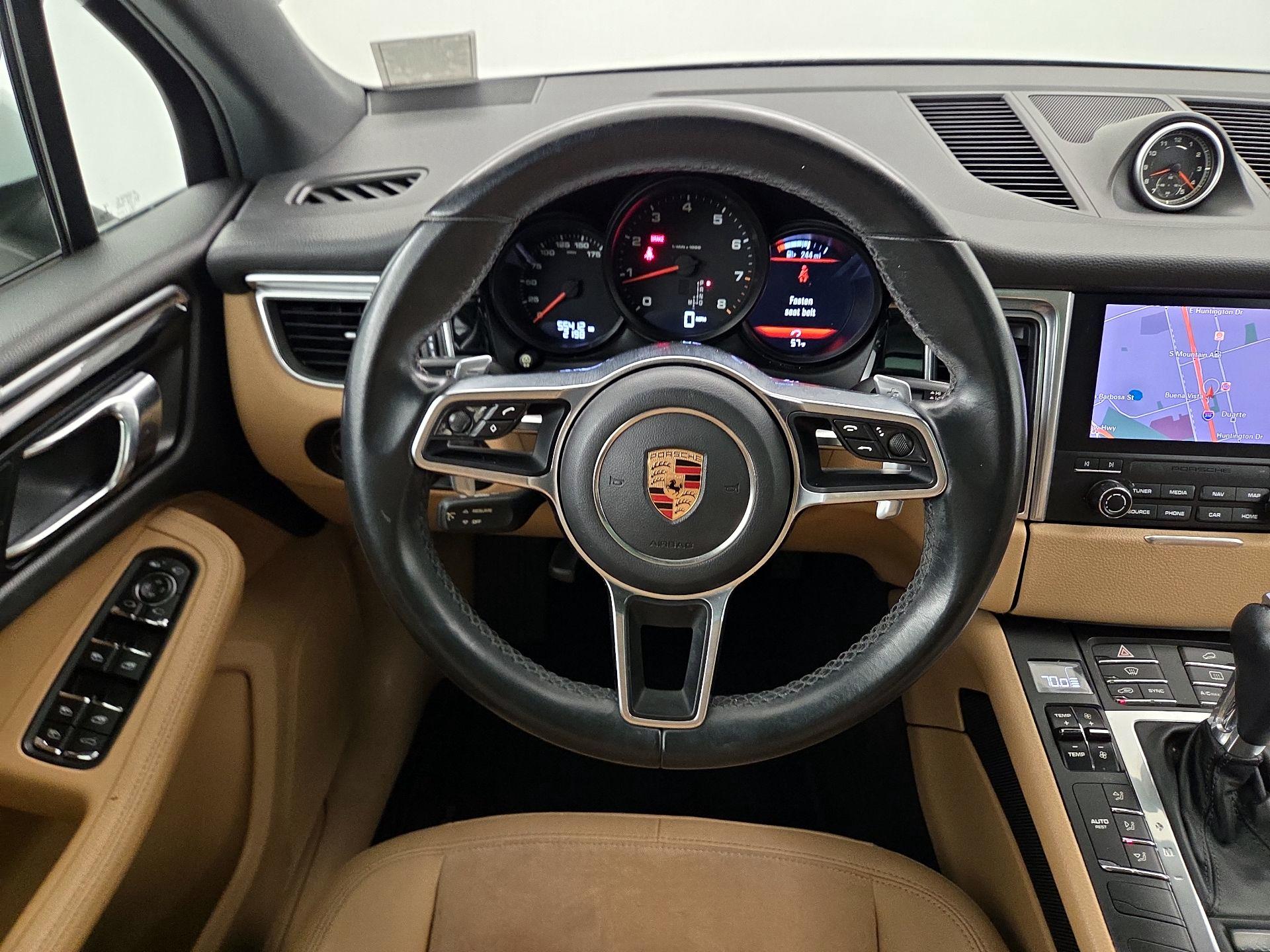 Thumbnail: 2017 Porsche Macan - 10