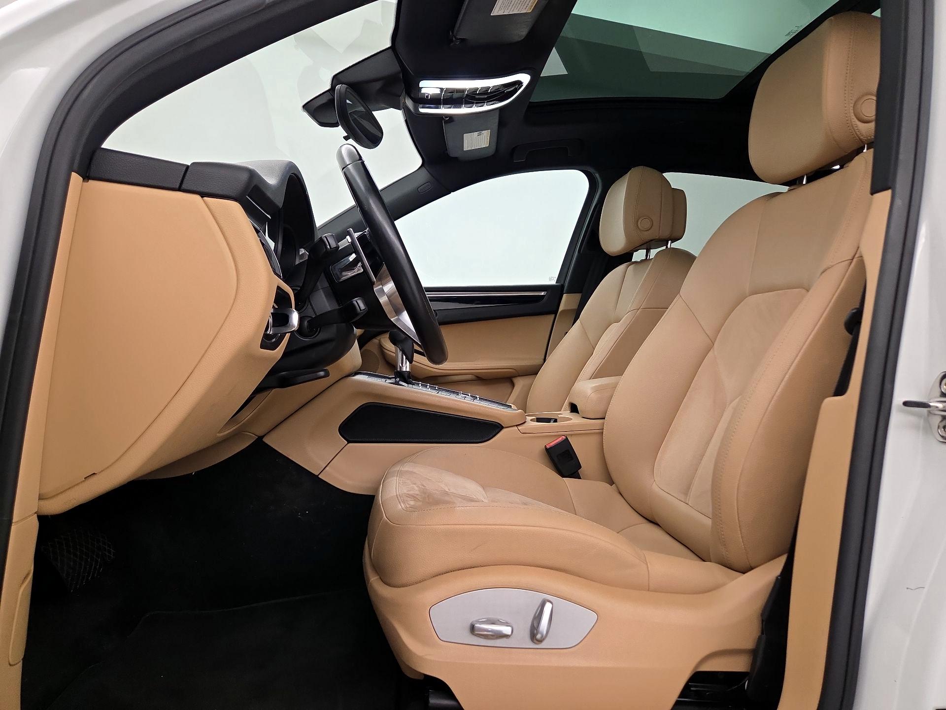 Thumbnail: 2017 Porsche Macan - 11