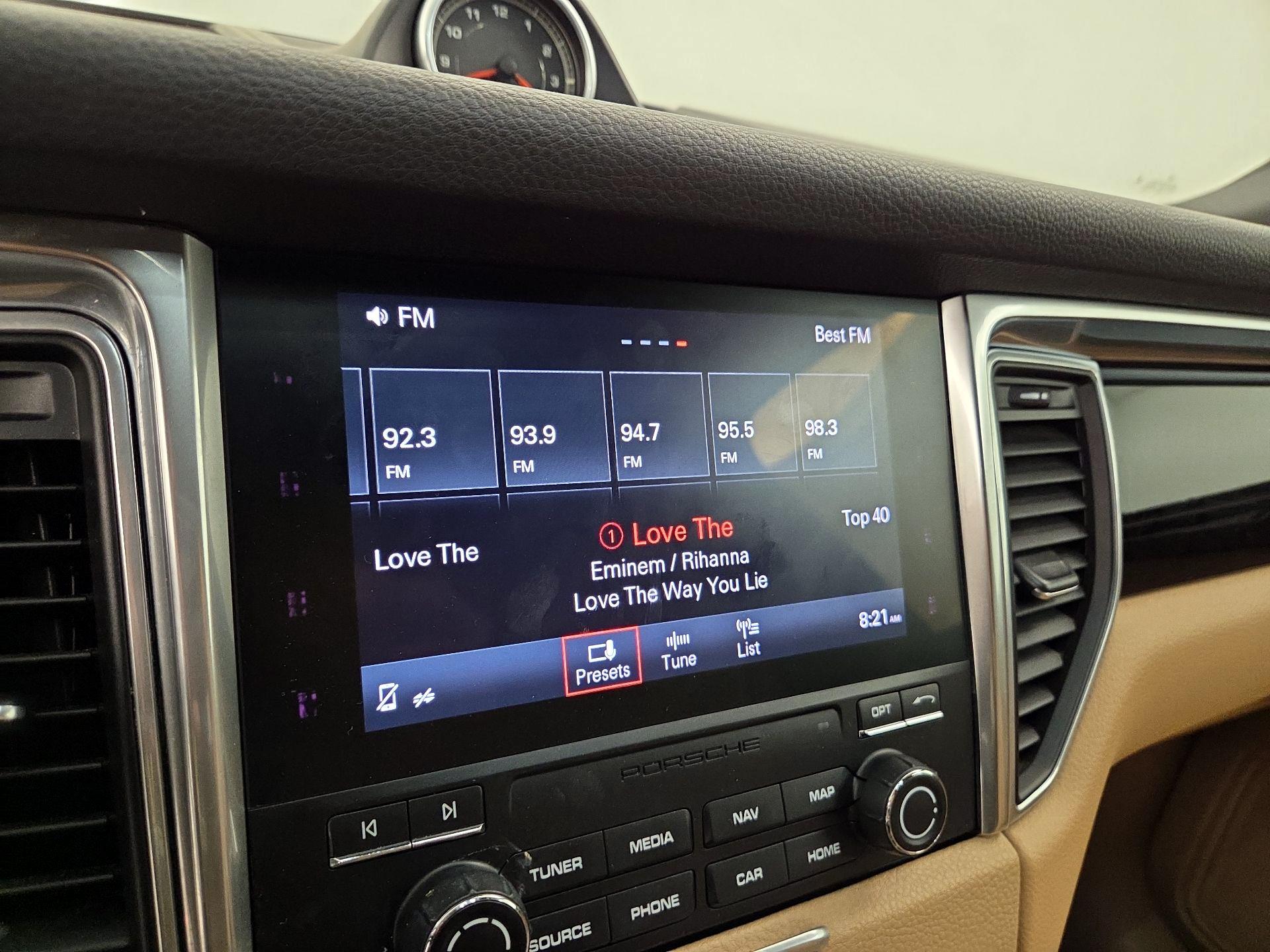 Thumbnail: 2017 Porsche Macan - 16