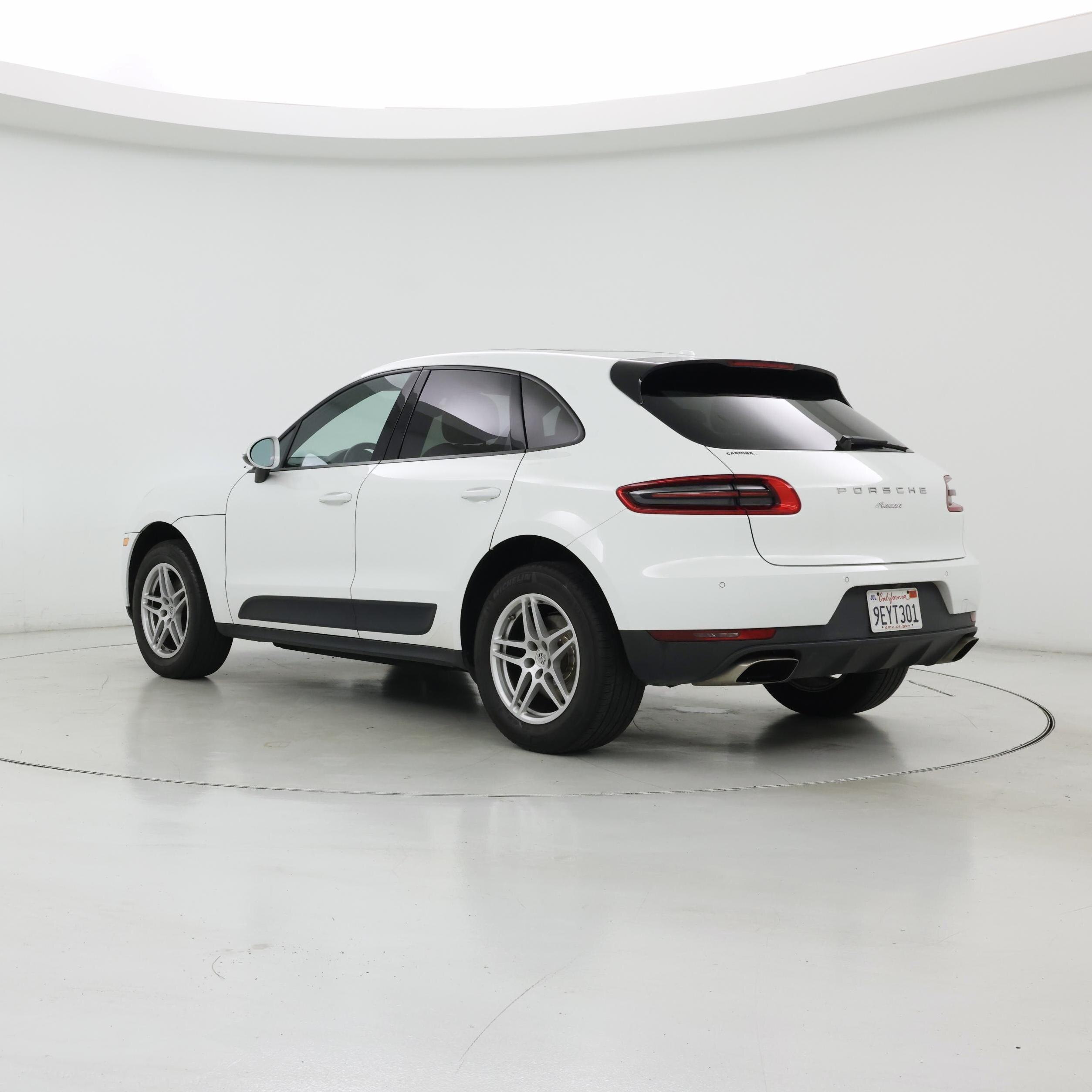 Thumbnail: 2017 Porsche Macan - 2