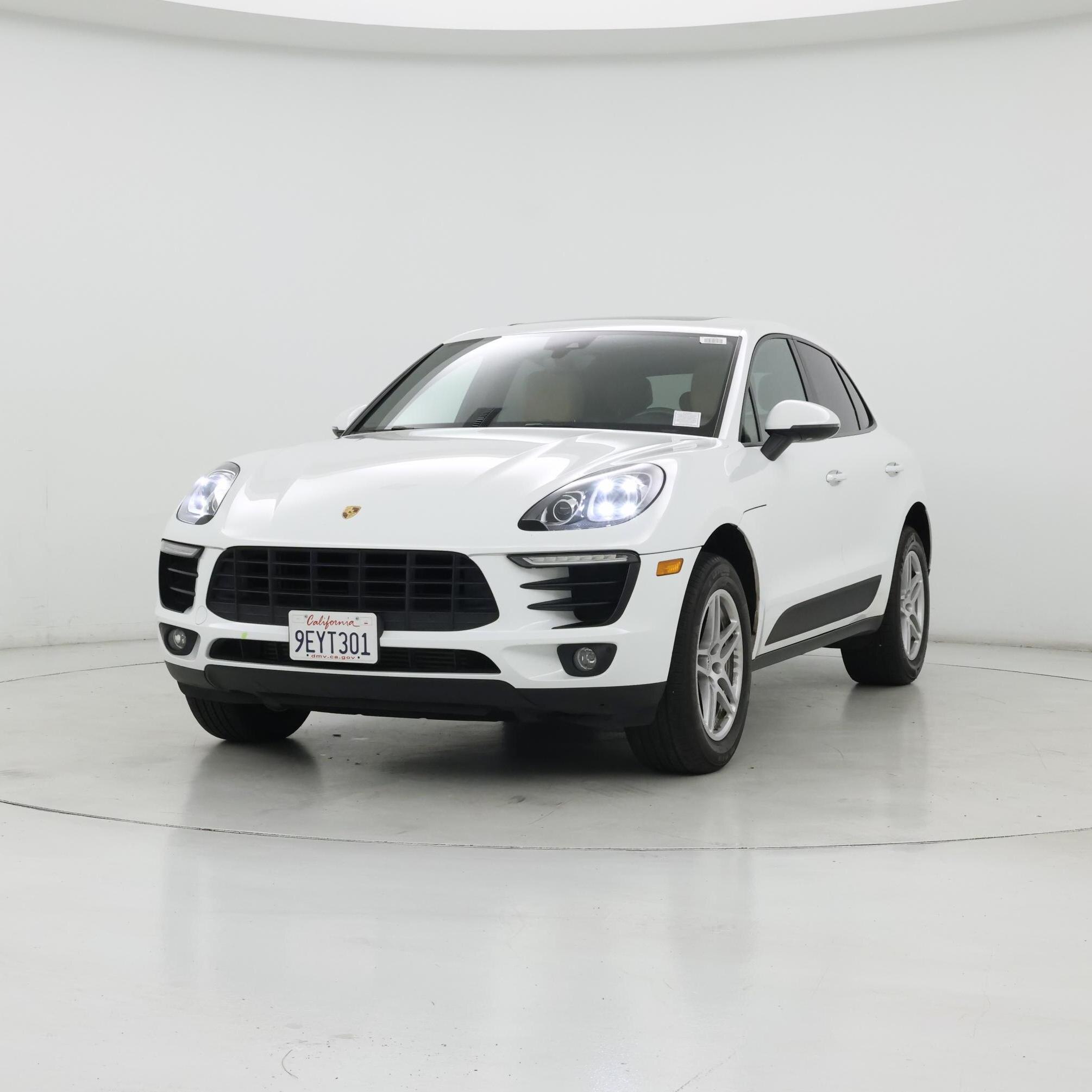 Thumbnail: 2017 Porsche Macan - 4