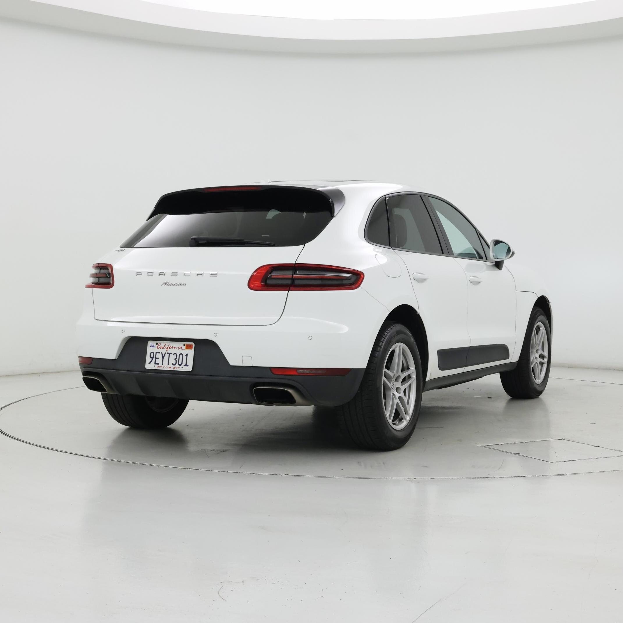 Thumbnail: 2017 Porsche Macan - 8