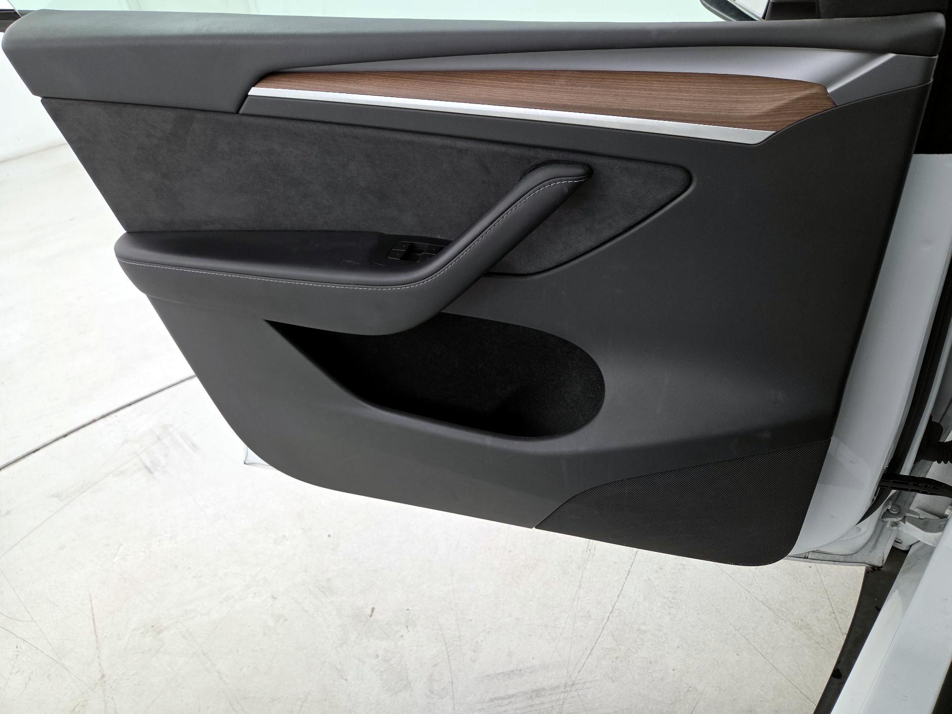 Thumbnail: 2023 Tesla Model Y - 12