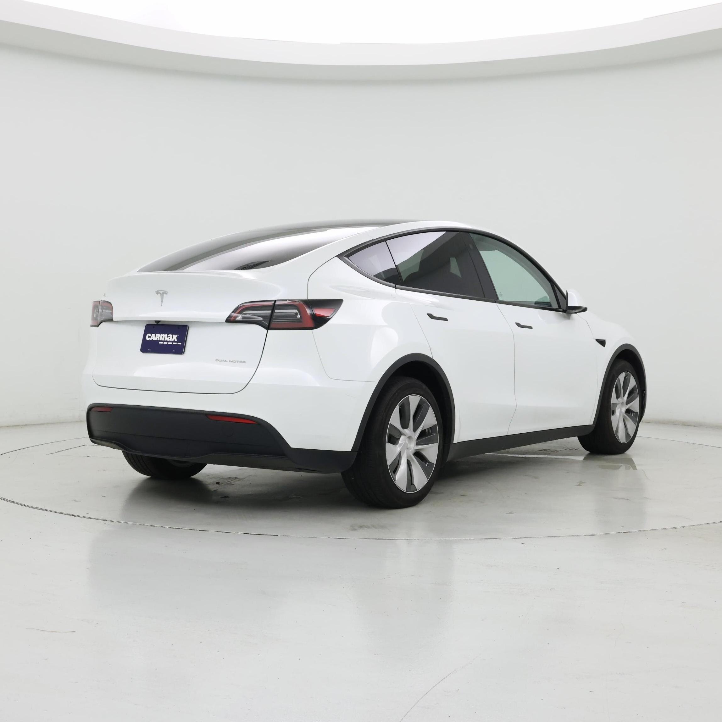 Thumbnail: 2023 Tesla Model Y - 8