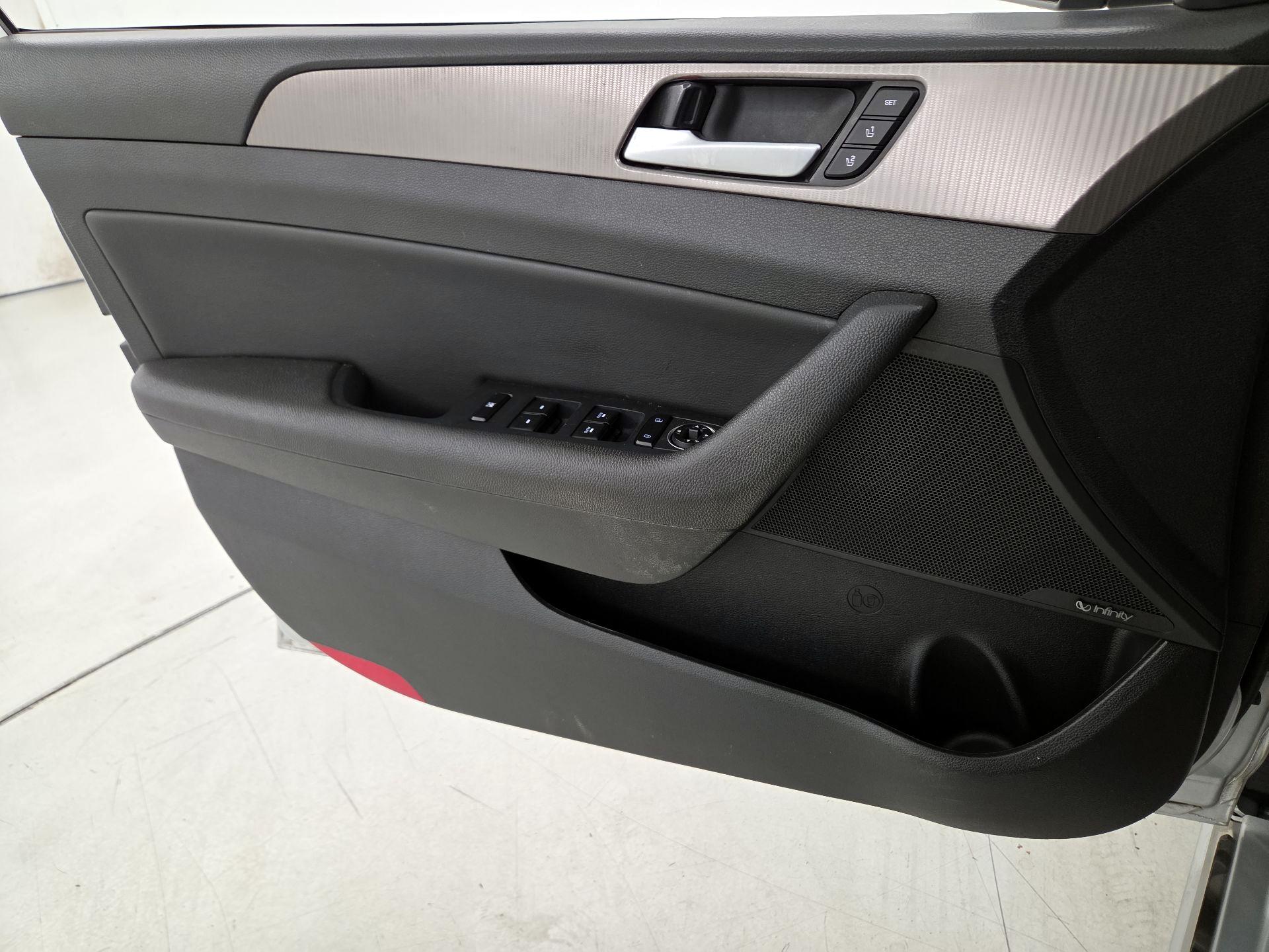 Thumbnail: 2019 Hyundai Sonata - 12