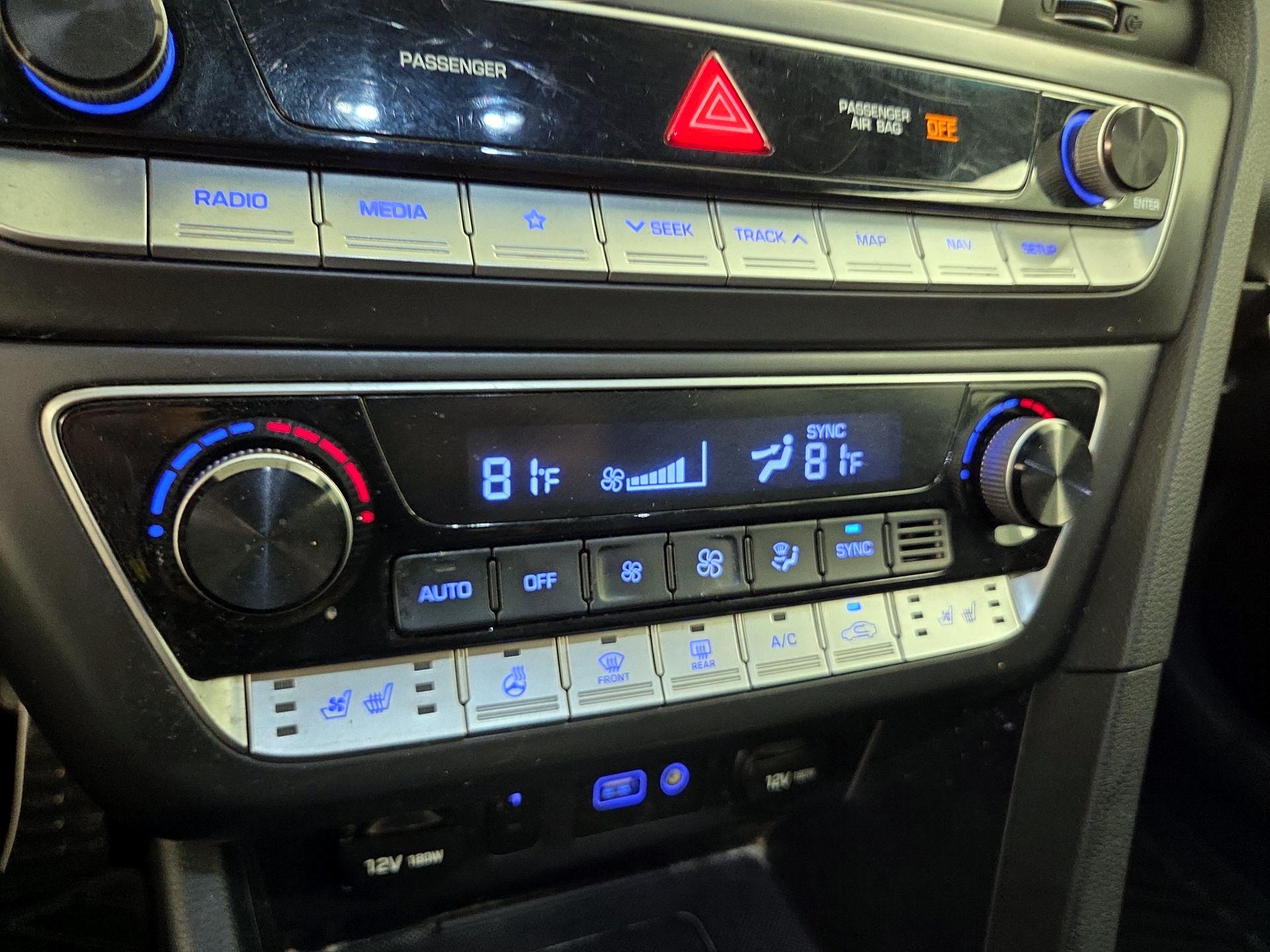 Thumbnail: 2019 Hyundai Sonata - 17