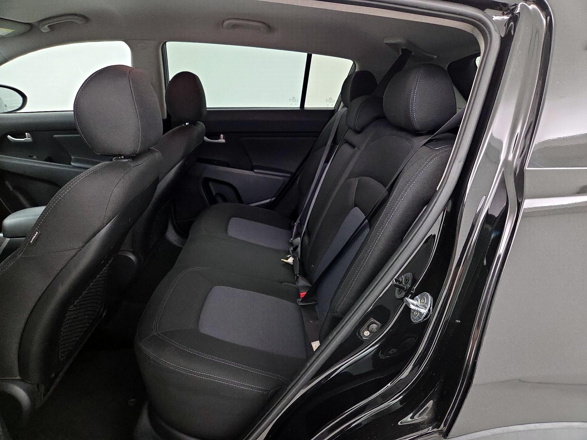 Thumbnail: 2016 Kia Sportage - 18