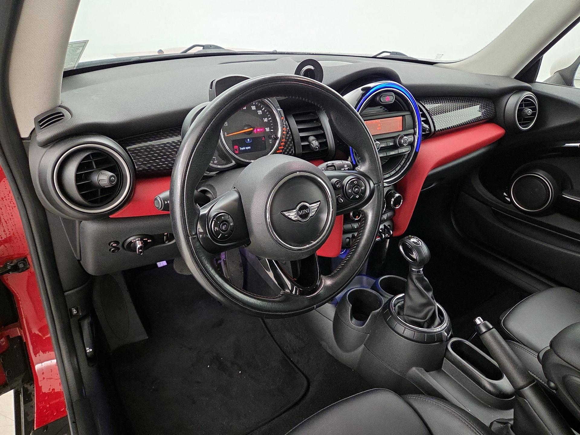 Thumbnail: 2015 MINI Cooper Hardtop - 9
