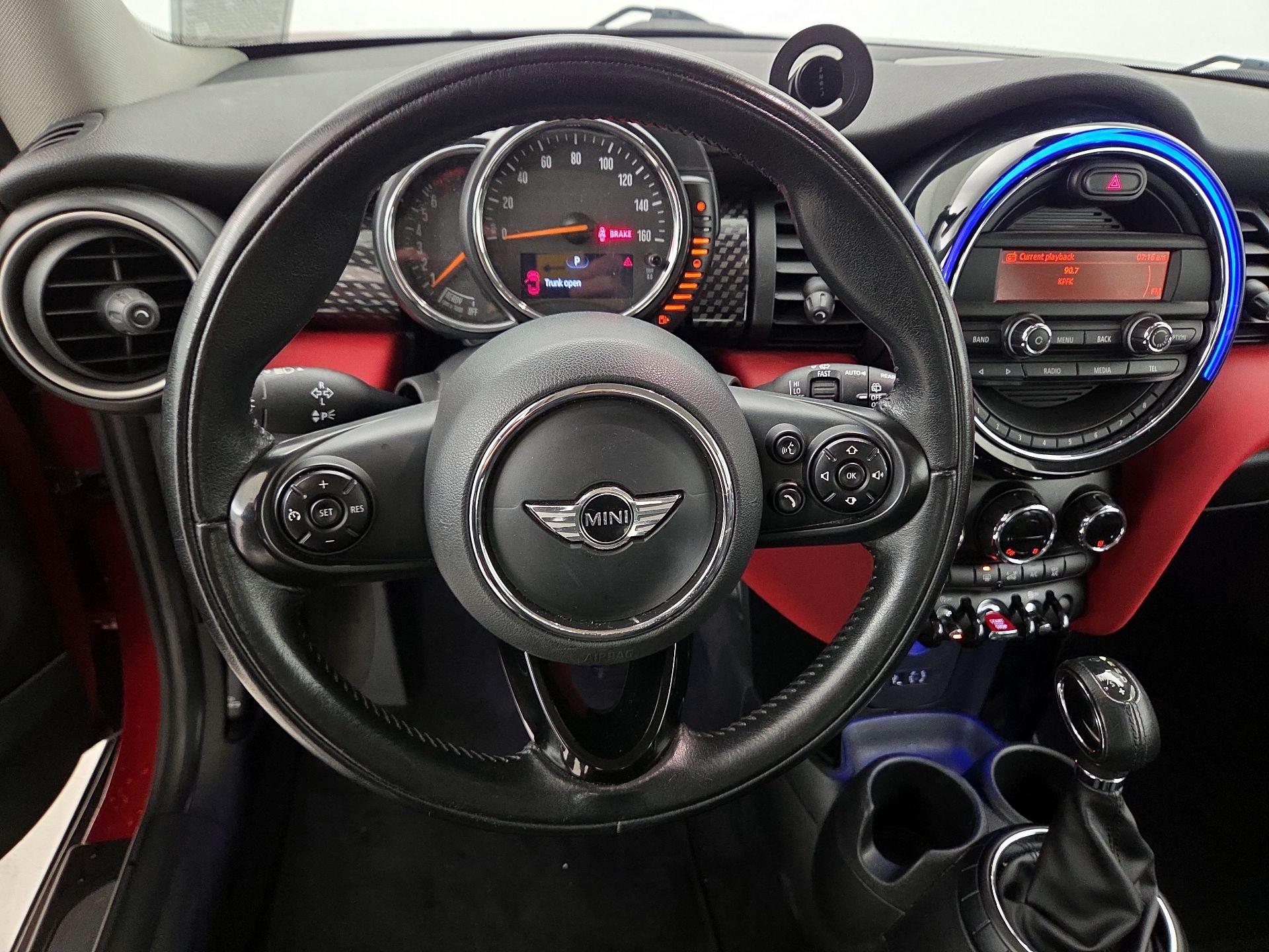 Thumbnail: 2015 MINI Cooper Hardtop - 10