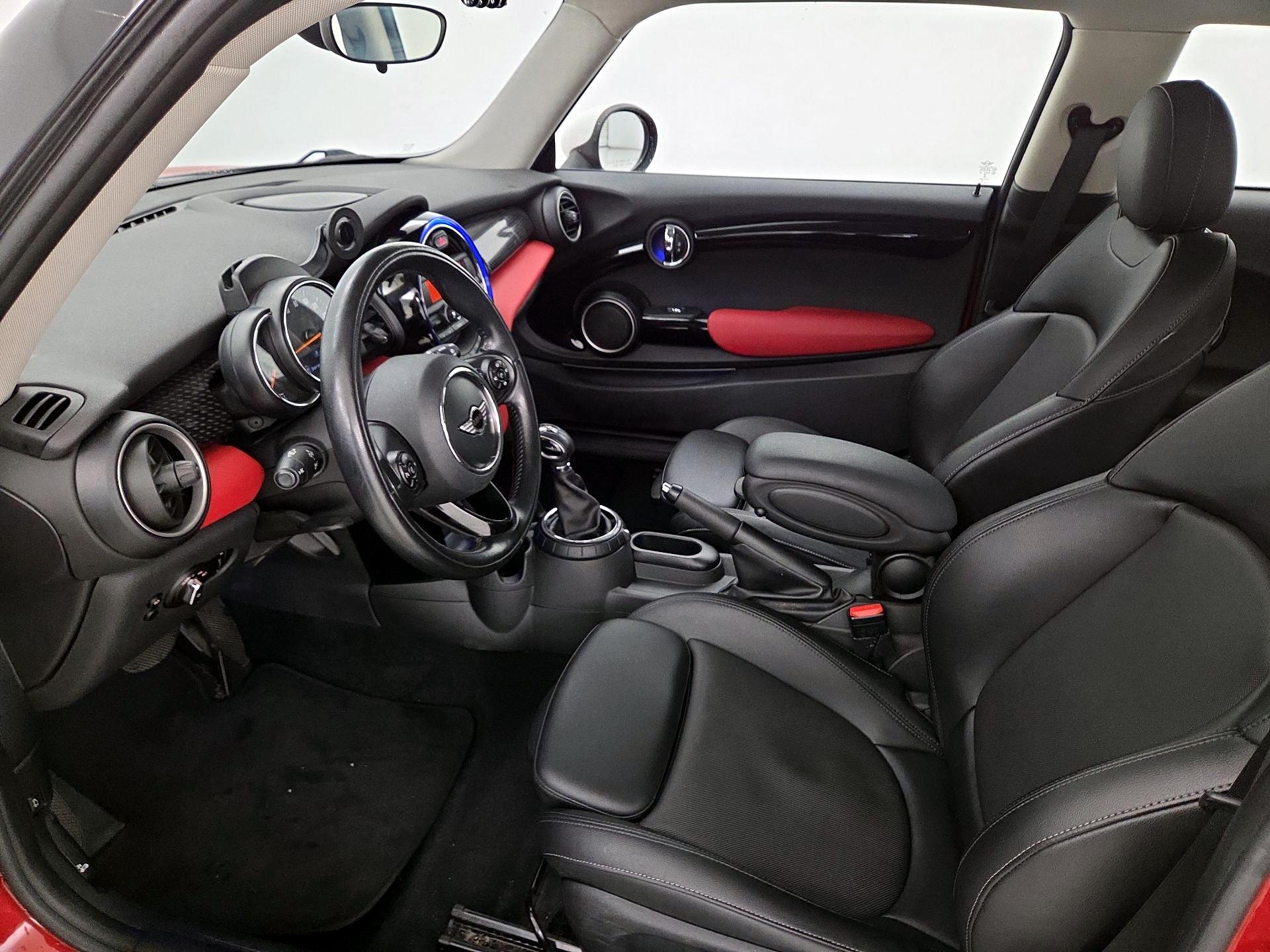 Thumbnail: 2015 MINI Cooper Hardtop - 11