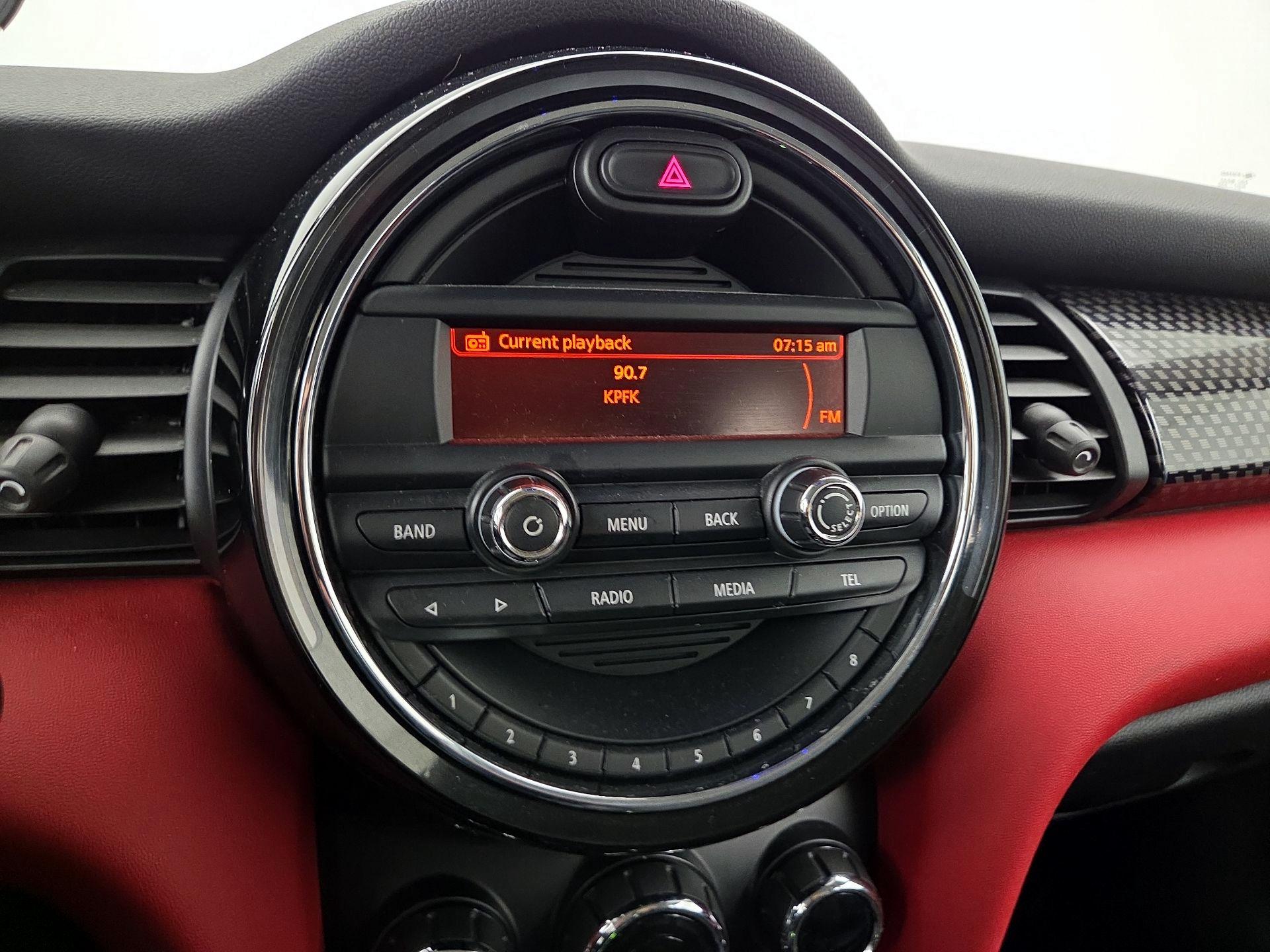 Thumbnail: 2015 MINI Cooper Hardtop - 14