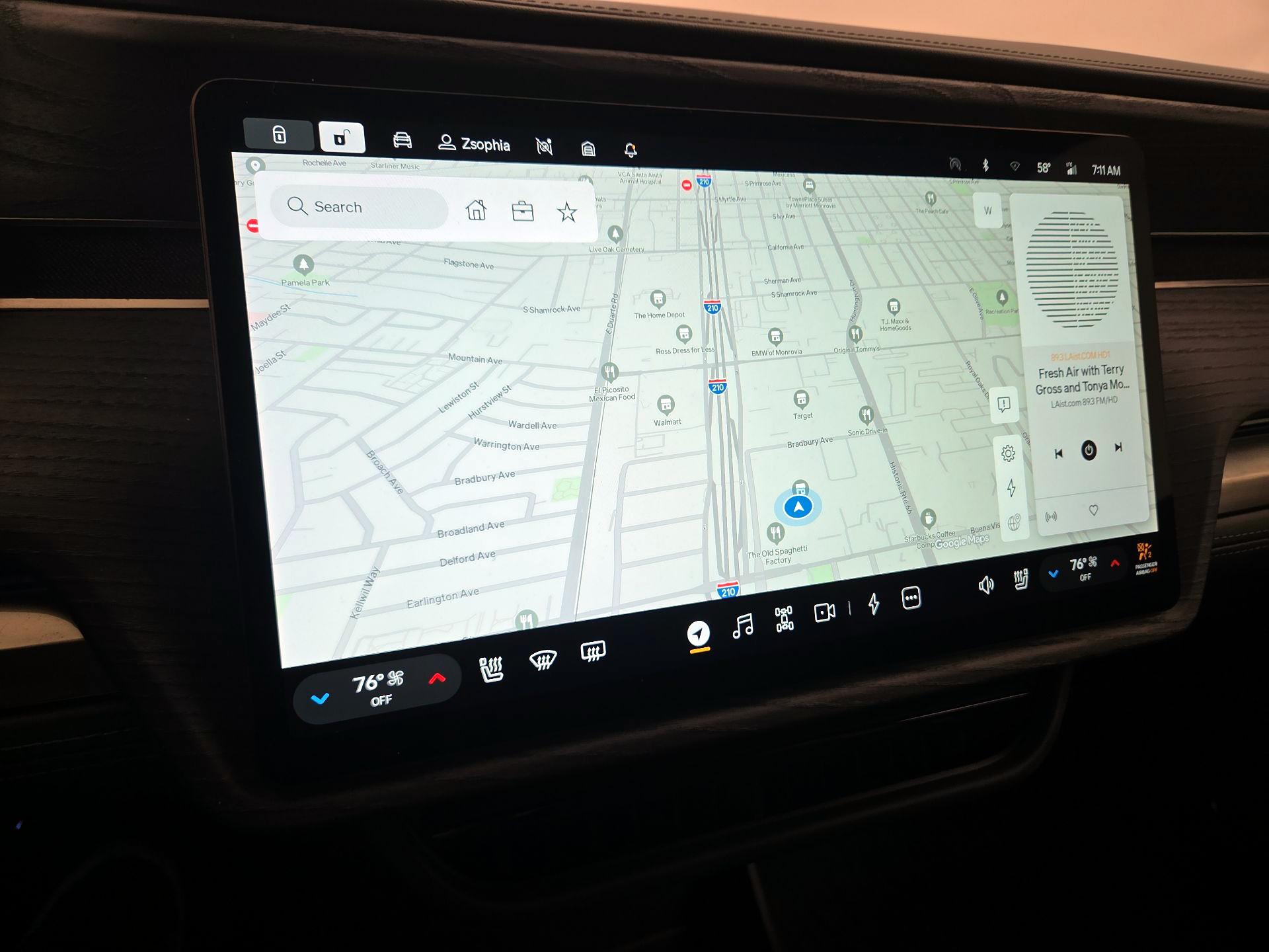 Thumbnail: 2025 Rivian R1T - 13