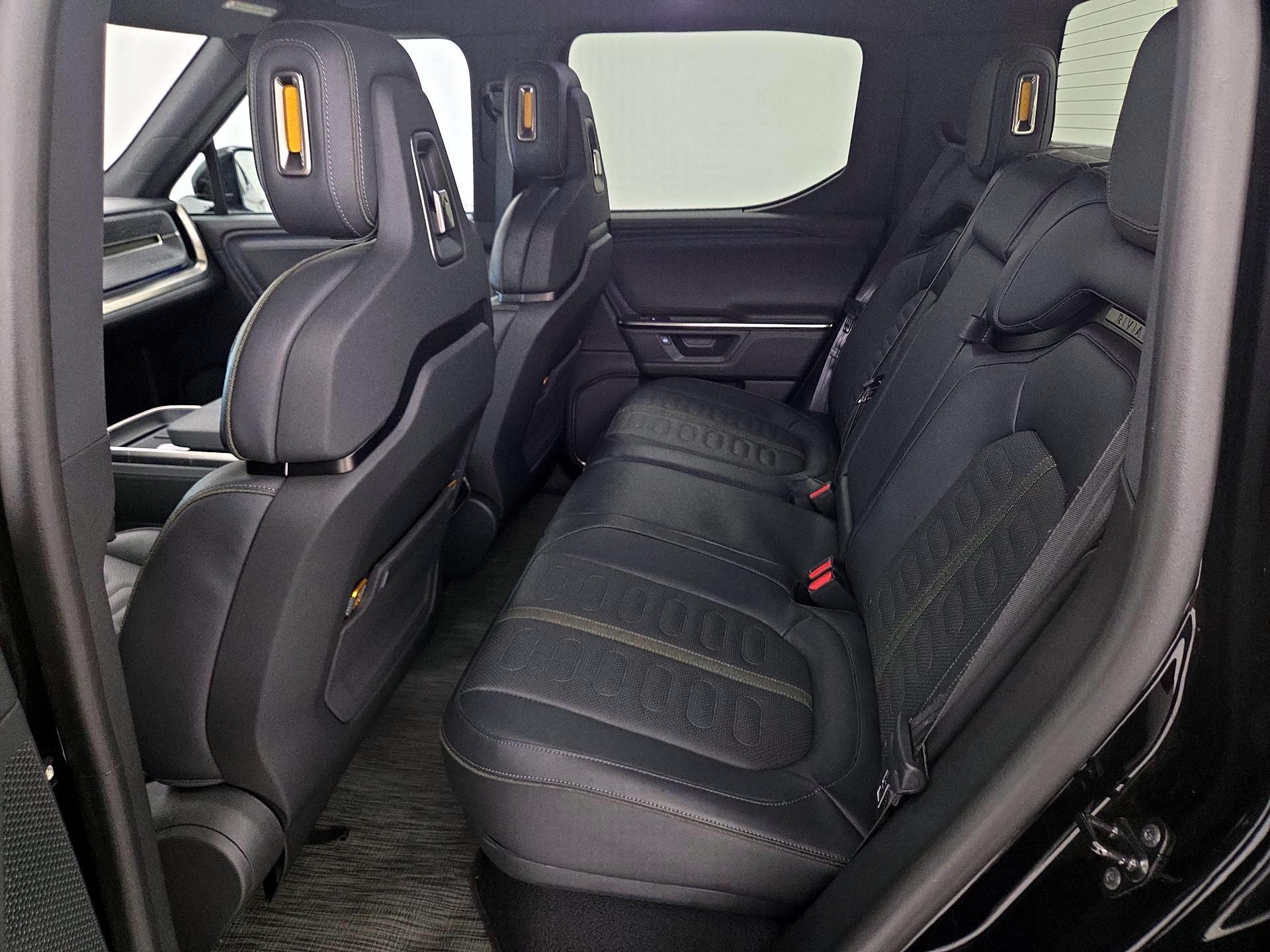 Thumbnail: 2025 Rivian R1T - 18