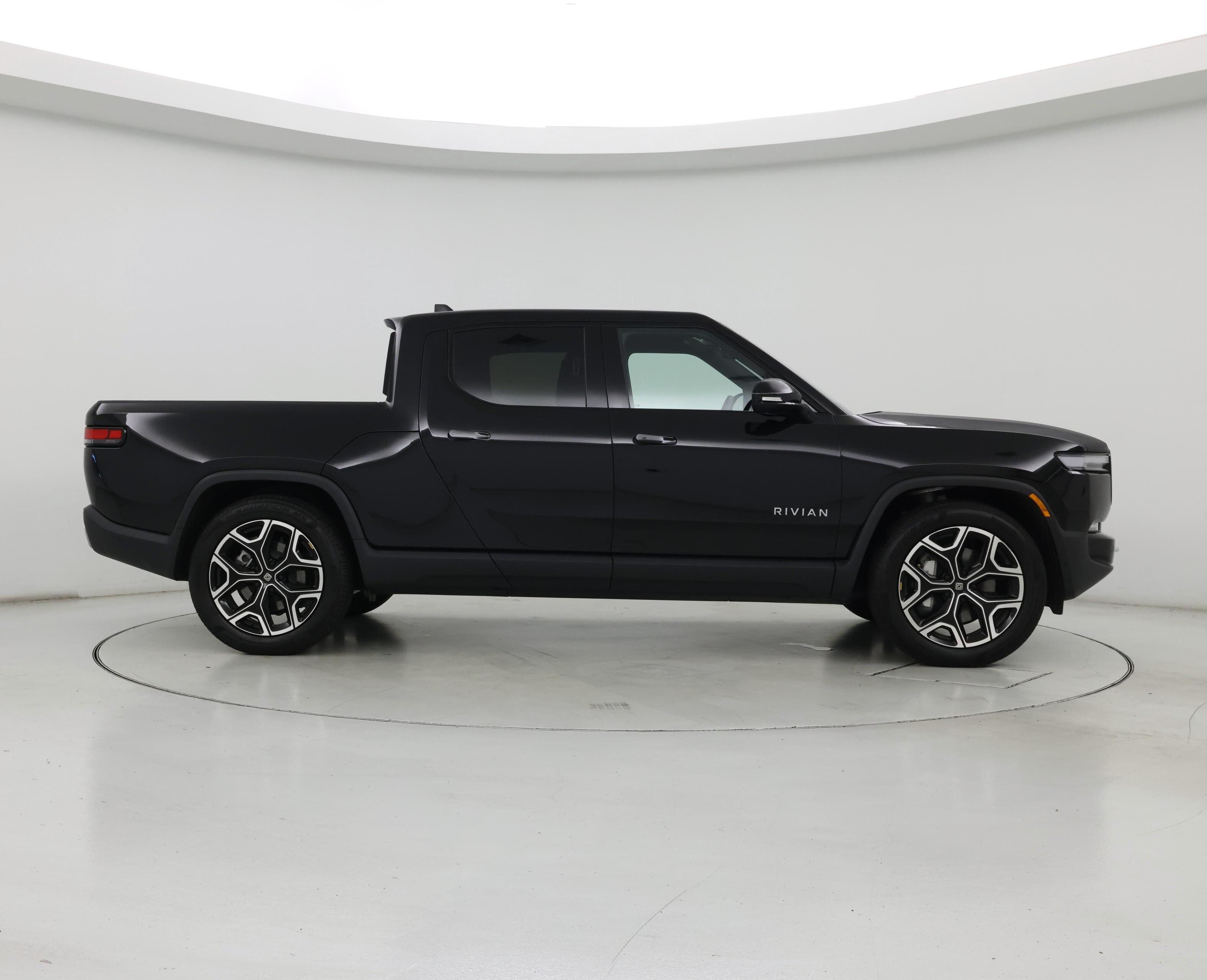 Thumbnail: 2025 Rivian R1T - 7