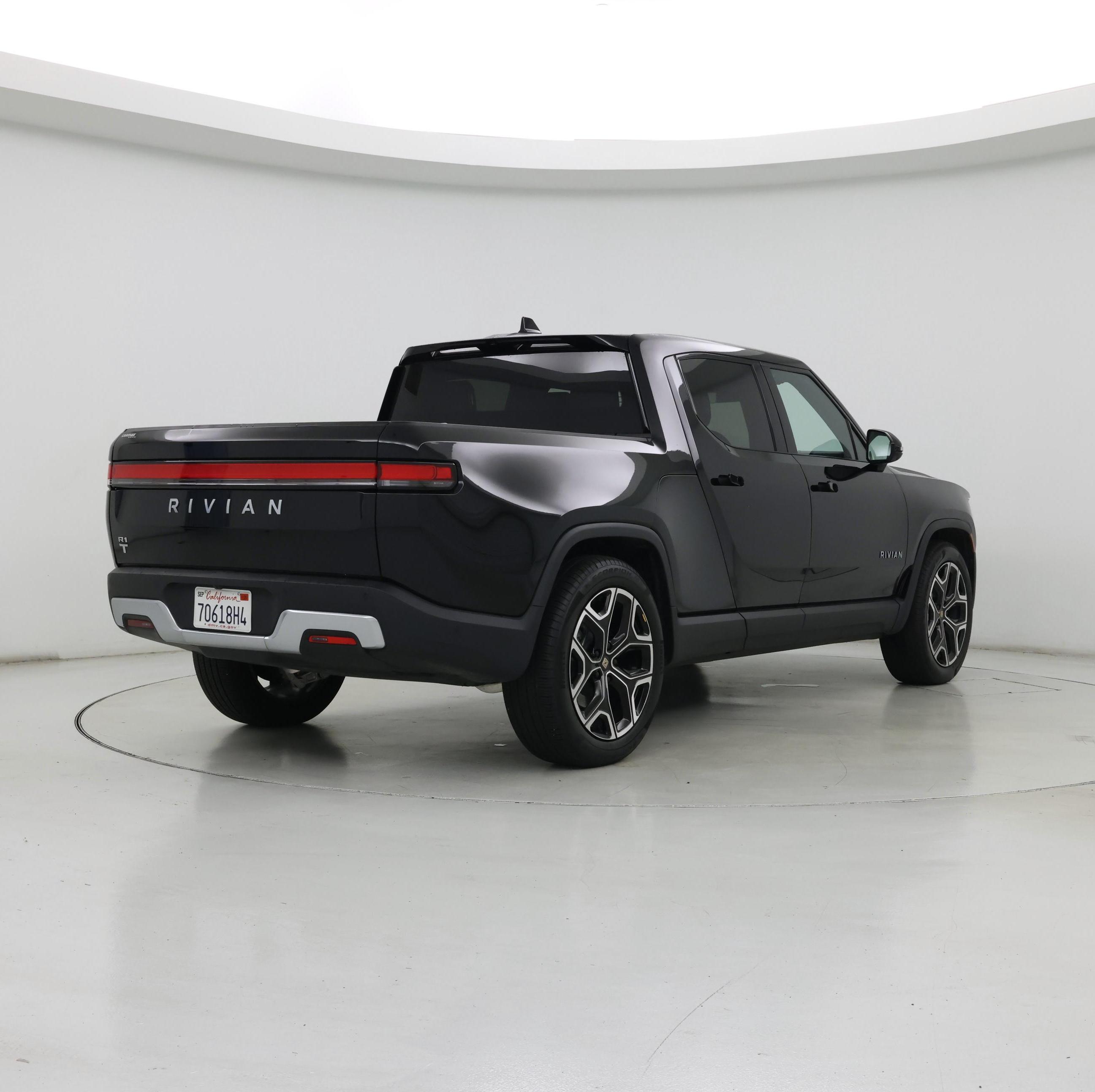 Thumbnail: 2025 Rivian R1T - 8