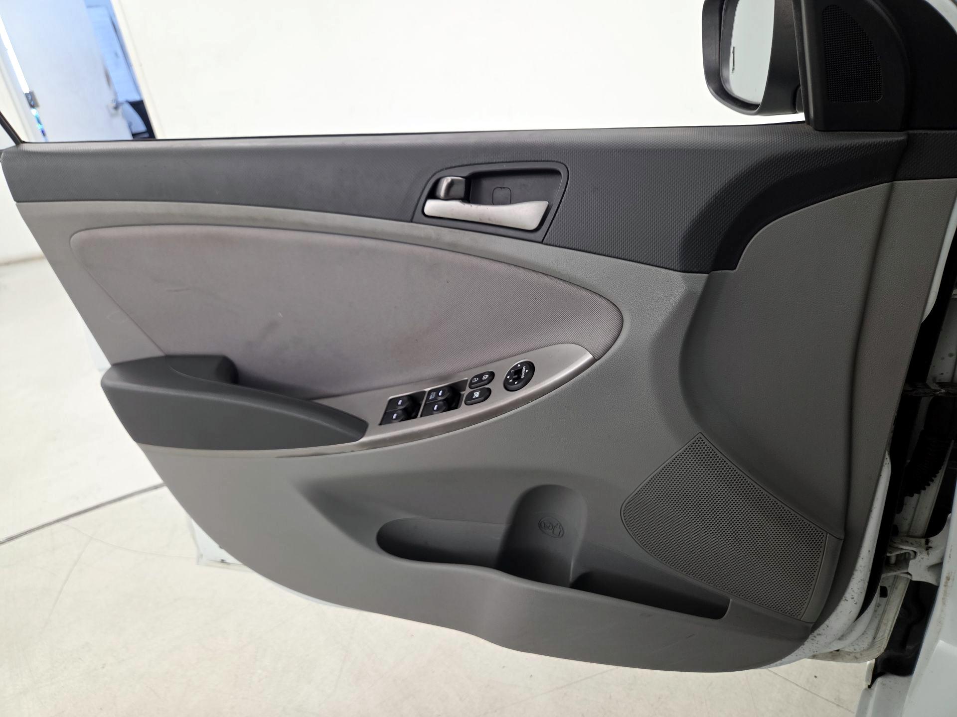 Thumbnail: 2016 Hyundai Accent - 12