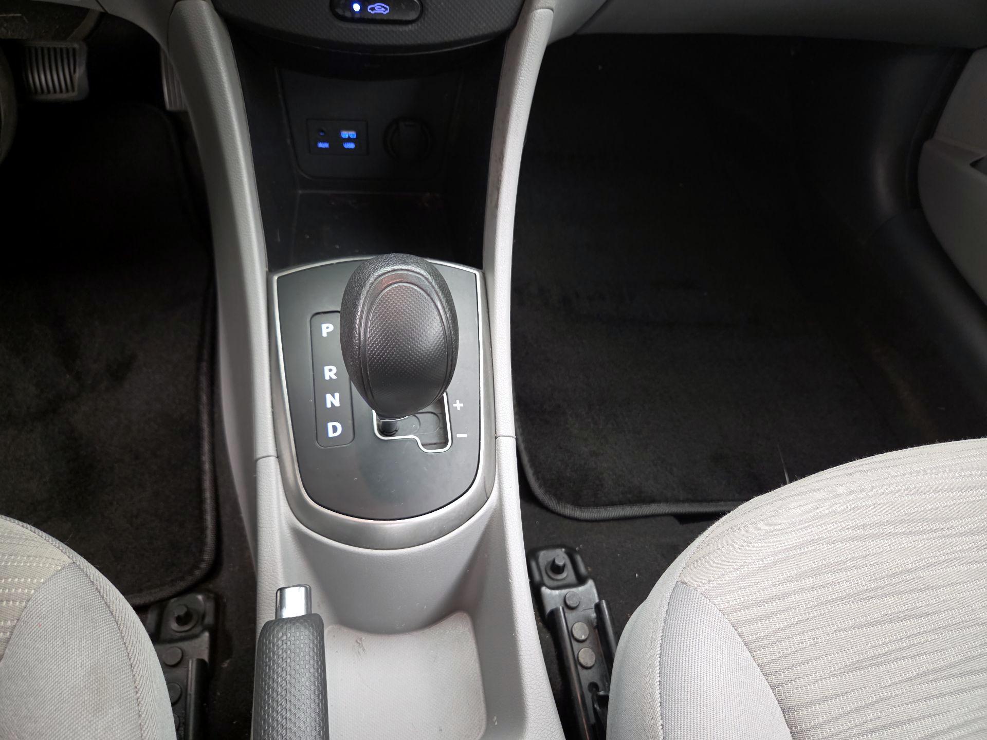 Thumbnail: 2016 Hyundai Accent - 16