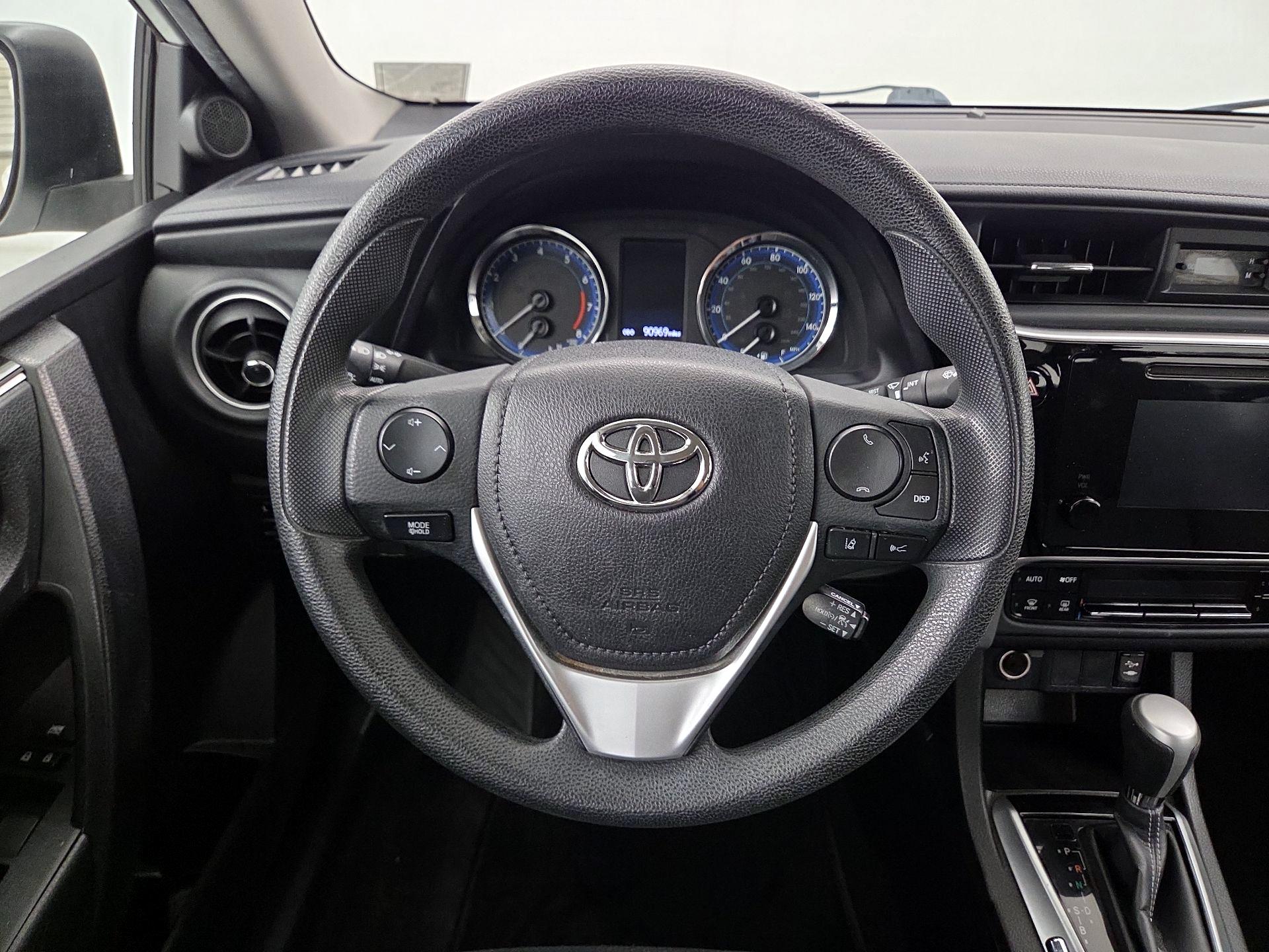 Thumbnail: 2017 Toyota Corolla - 10