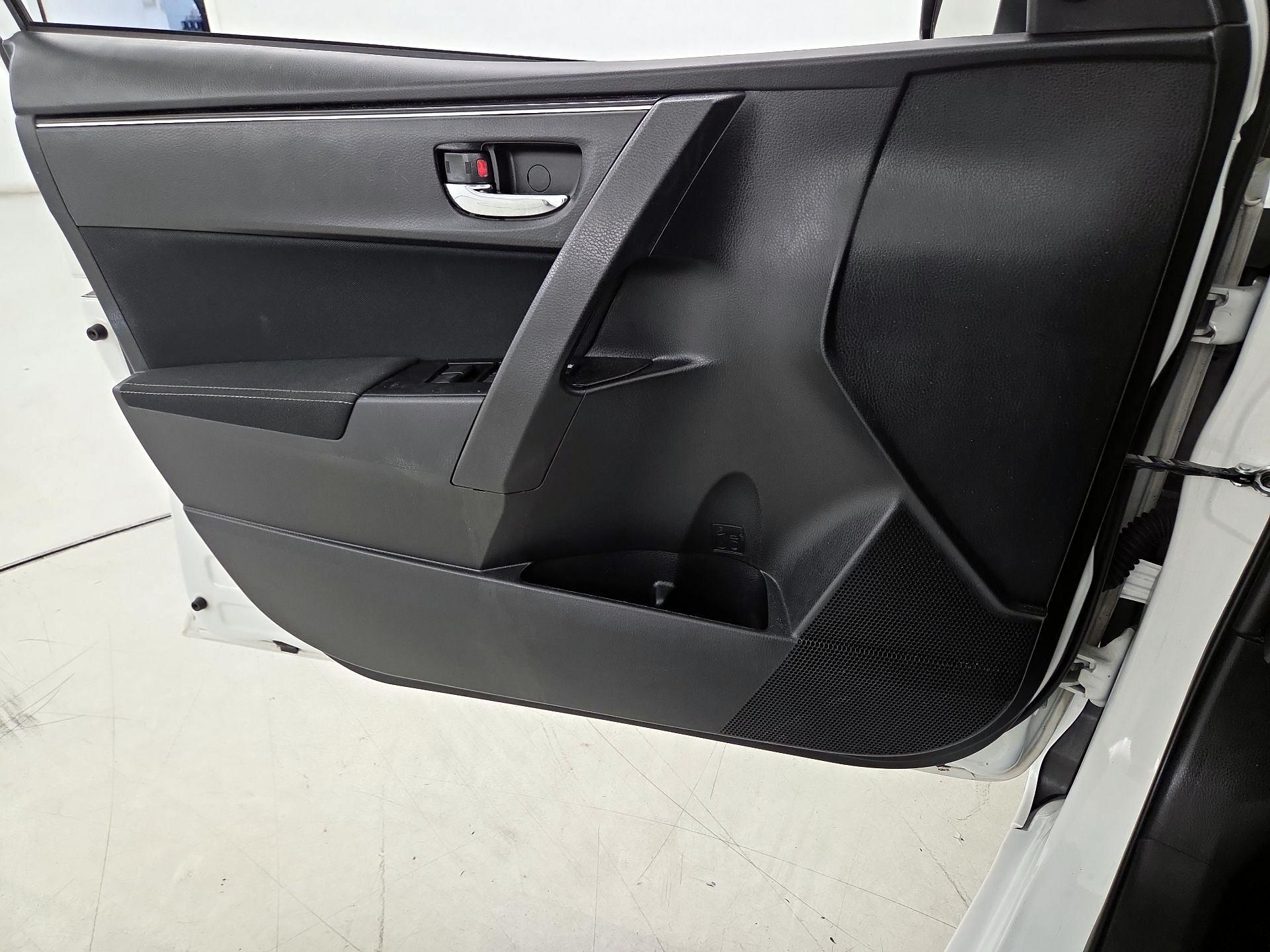 Thumbnail: 2017 Toyota Corolla - 12