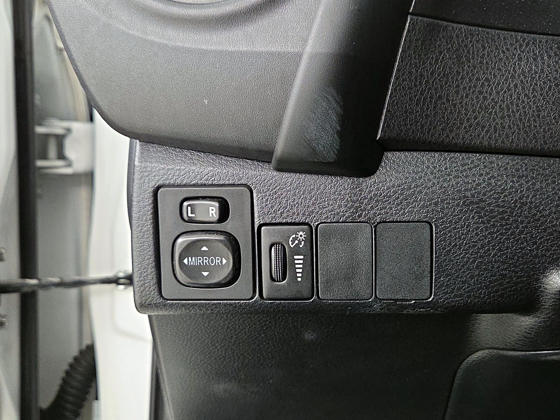 Thumbnail: 2017 Toyota Corolla - 13